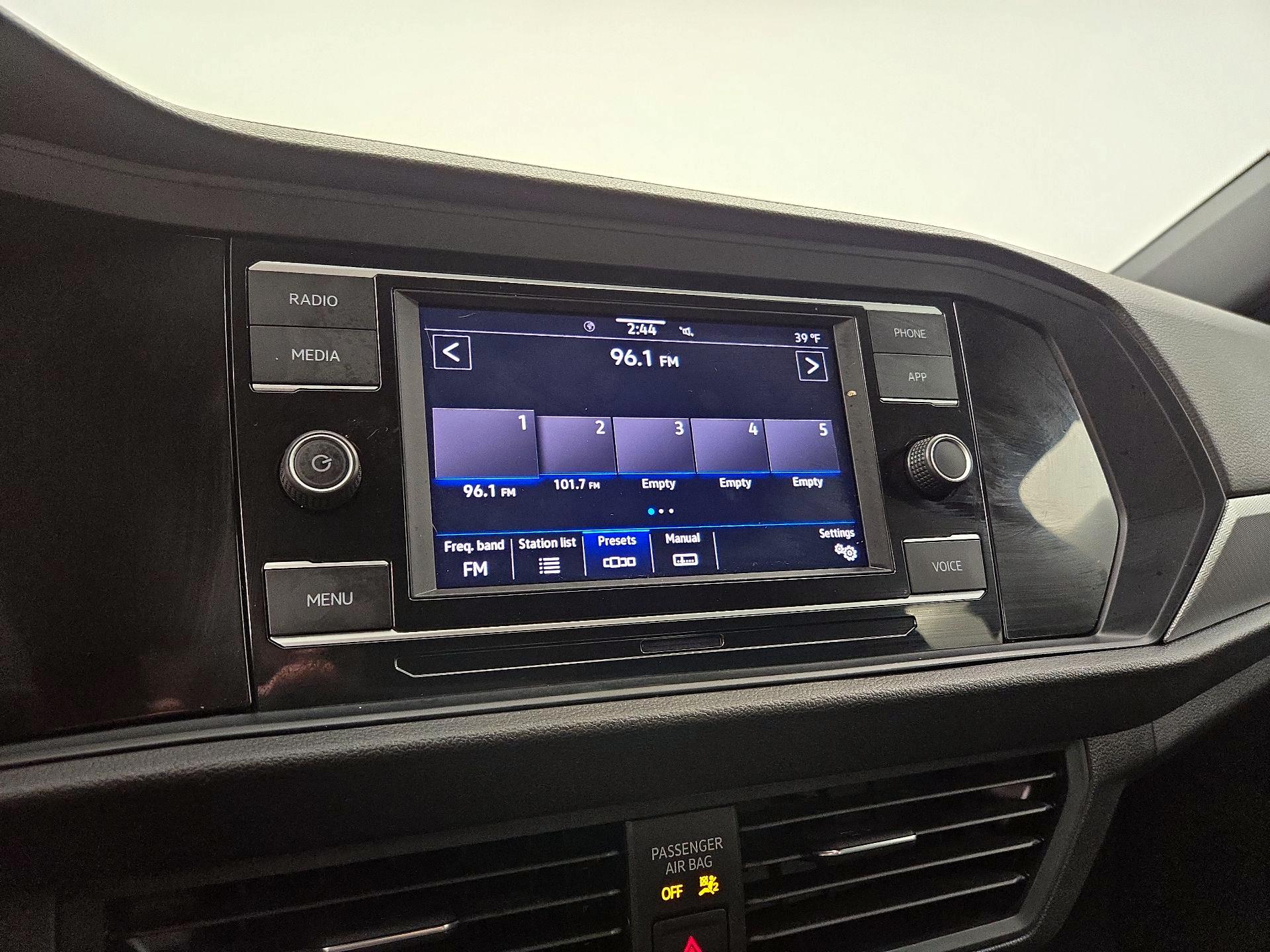 Thumbnail: 2023 Volkswagen Jetta - 15