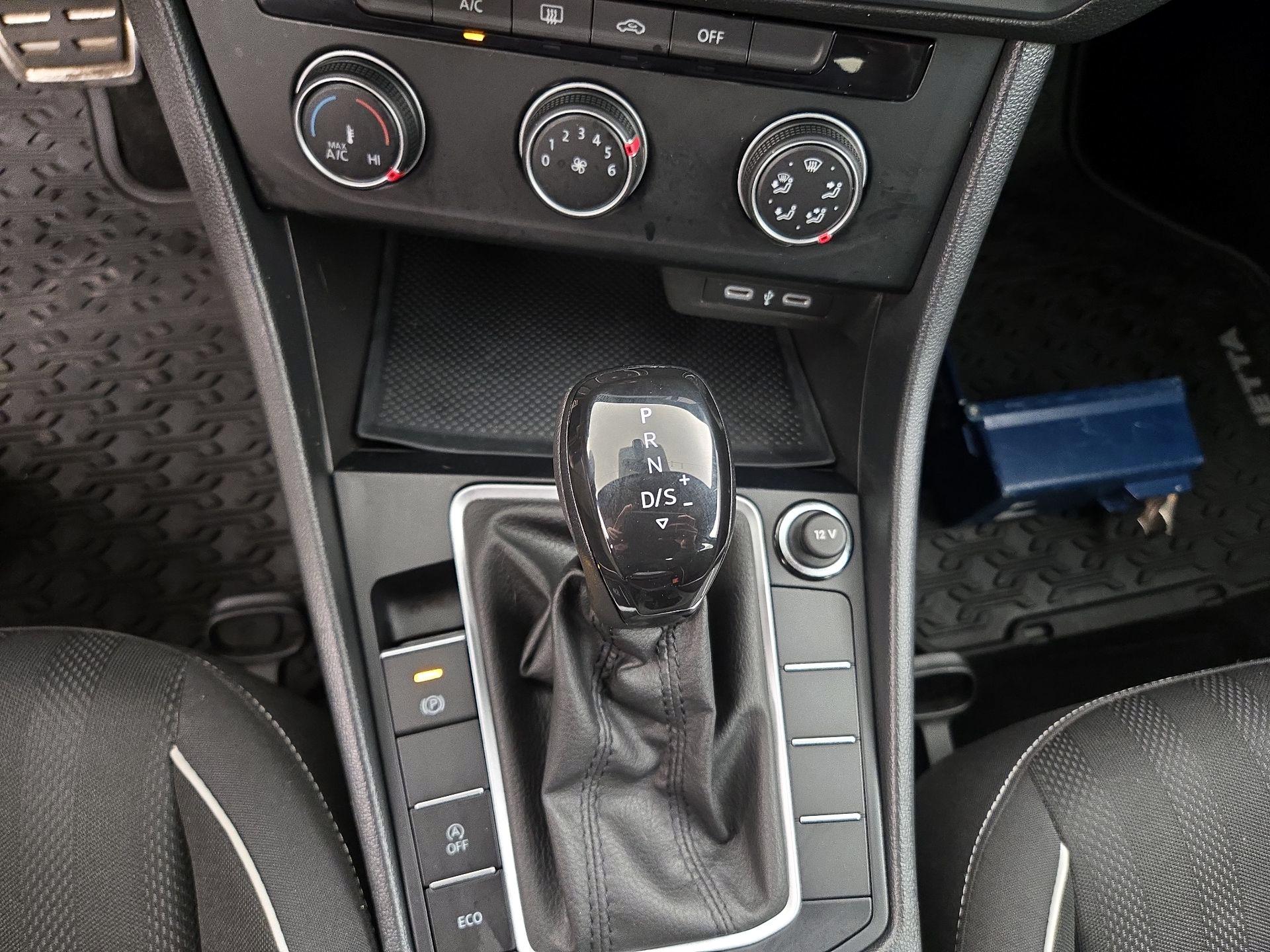 Thumbnail: 2023 Volkswagen Jetta - 17