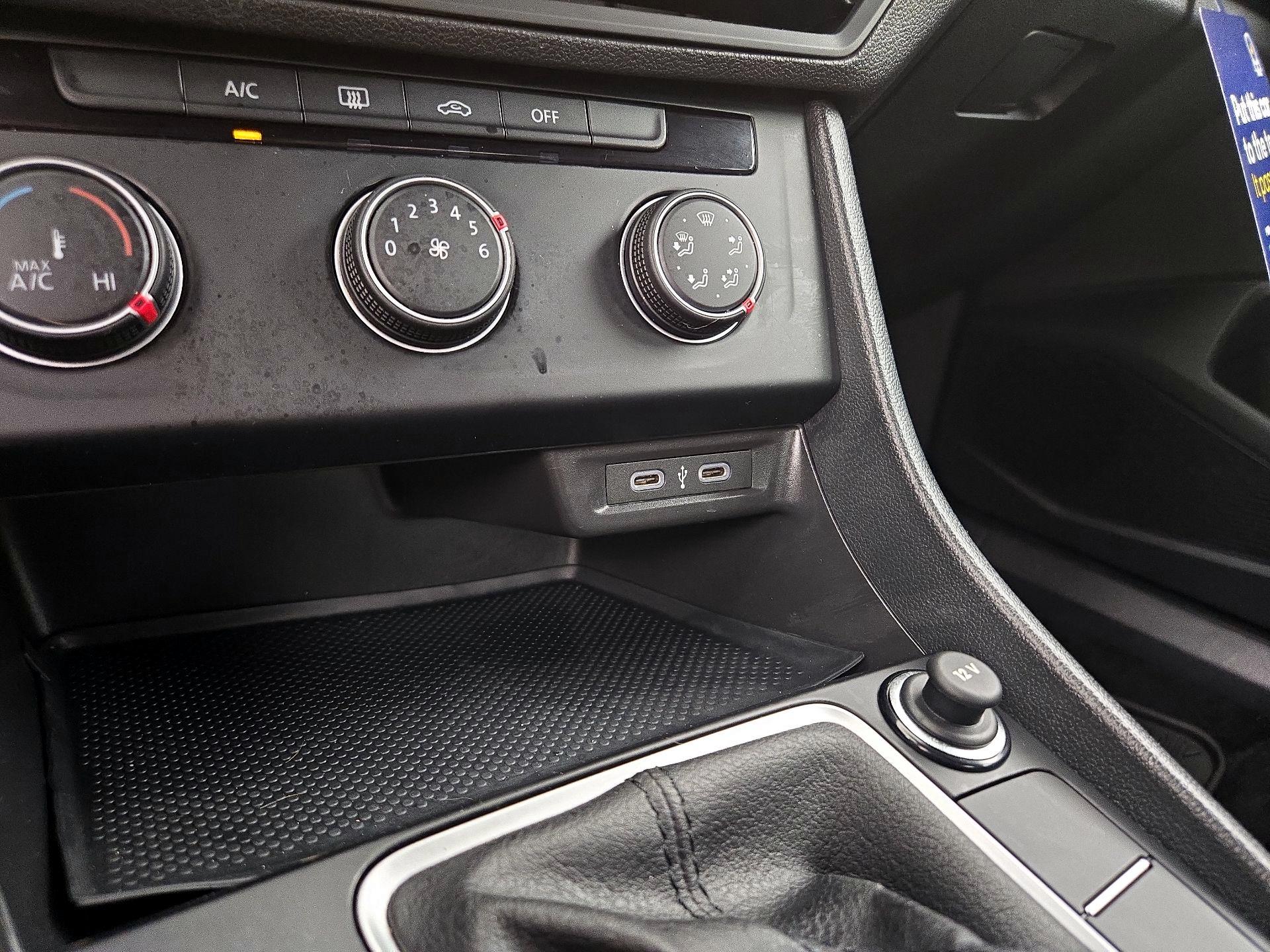 Thumbnail: 2023 Volkswagen Jetta - 18