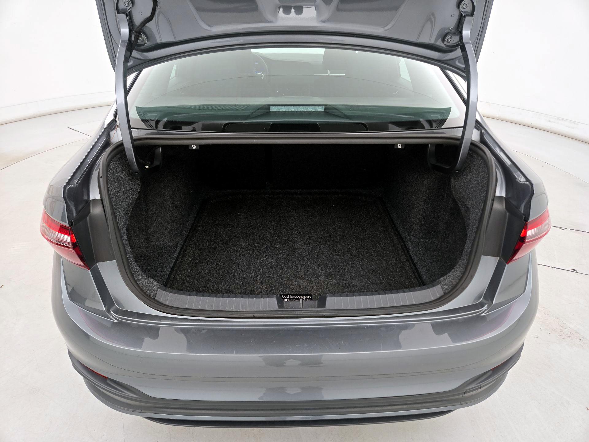 Thumbnail: 2023 Volkswagen Jetta - 20