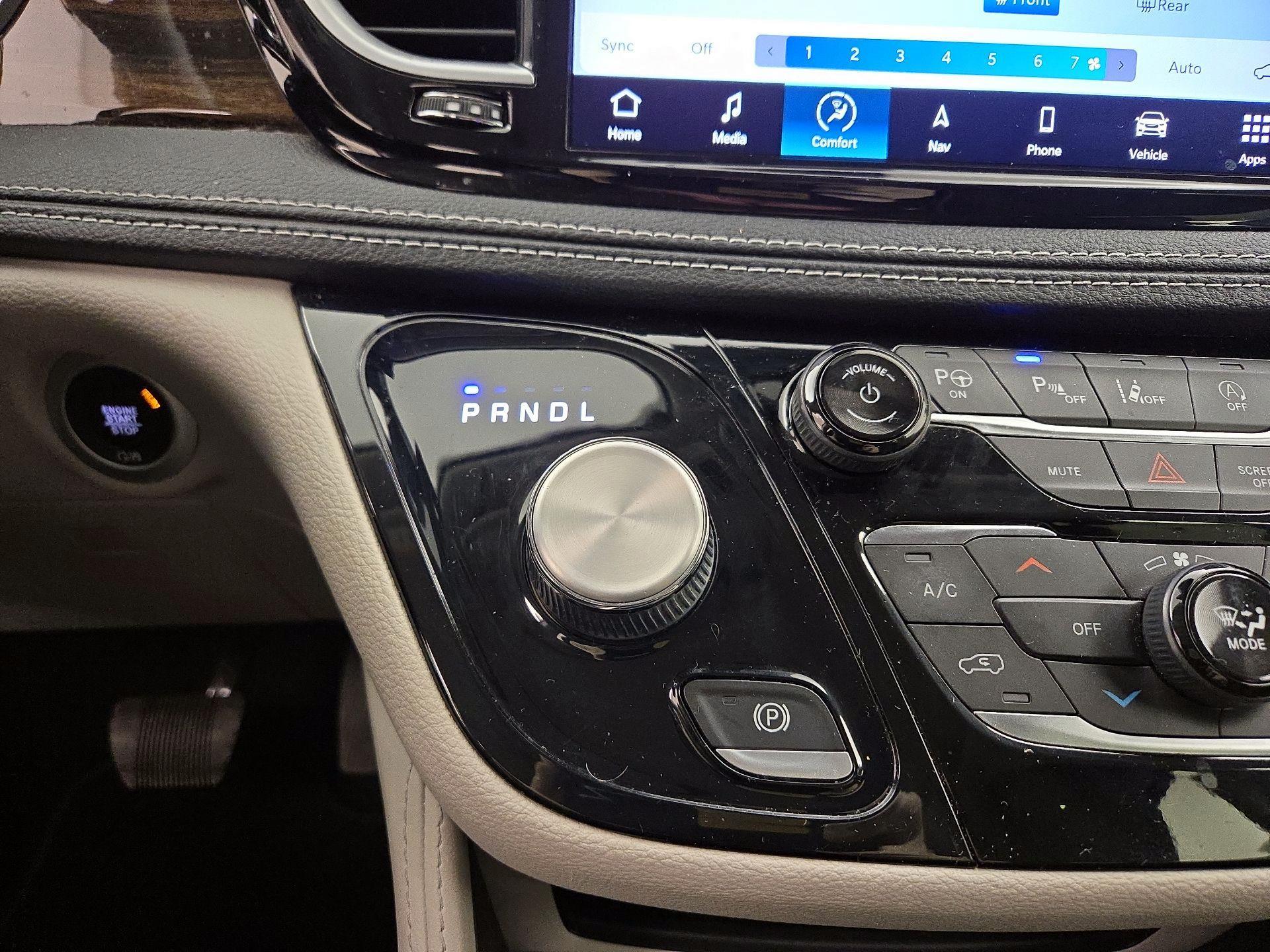 Thumbnail: 2022 Chrysler Pacifica - 18