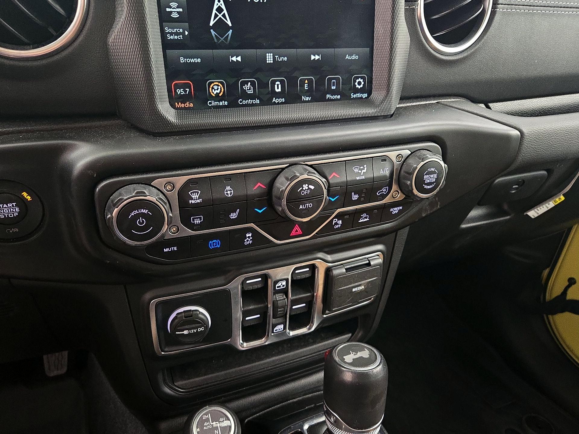 Thumbnail: 2022 Jeep Wrangler - 17