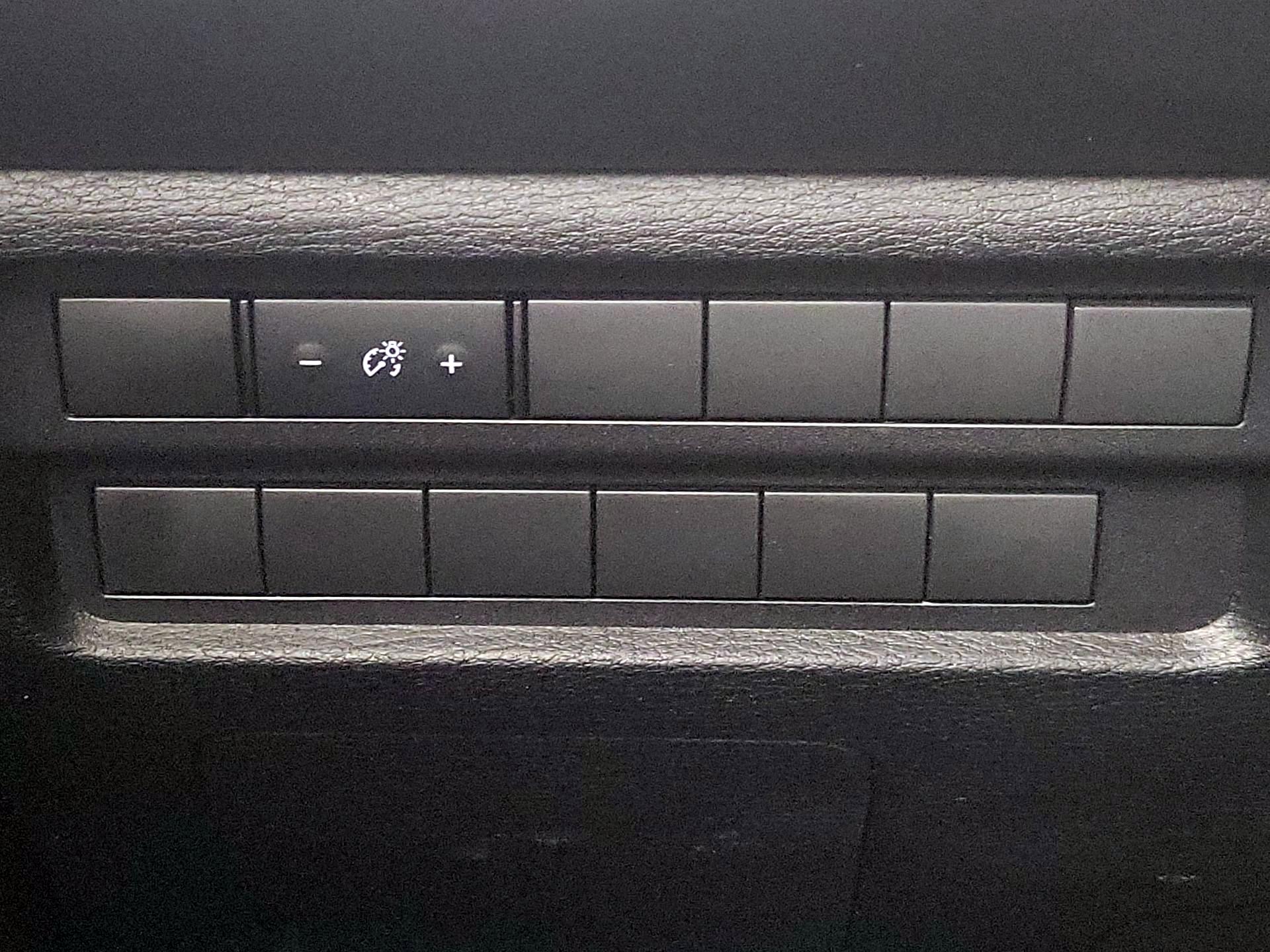 Thumbnail: 2022 Mitsubishi Outlander - 13