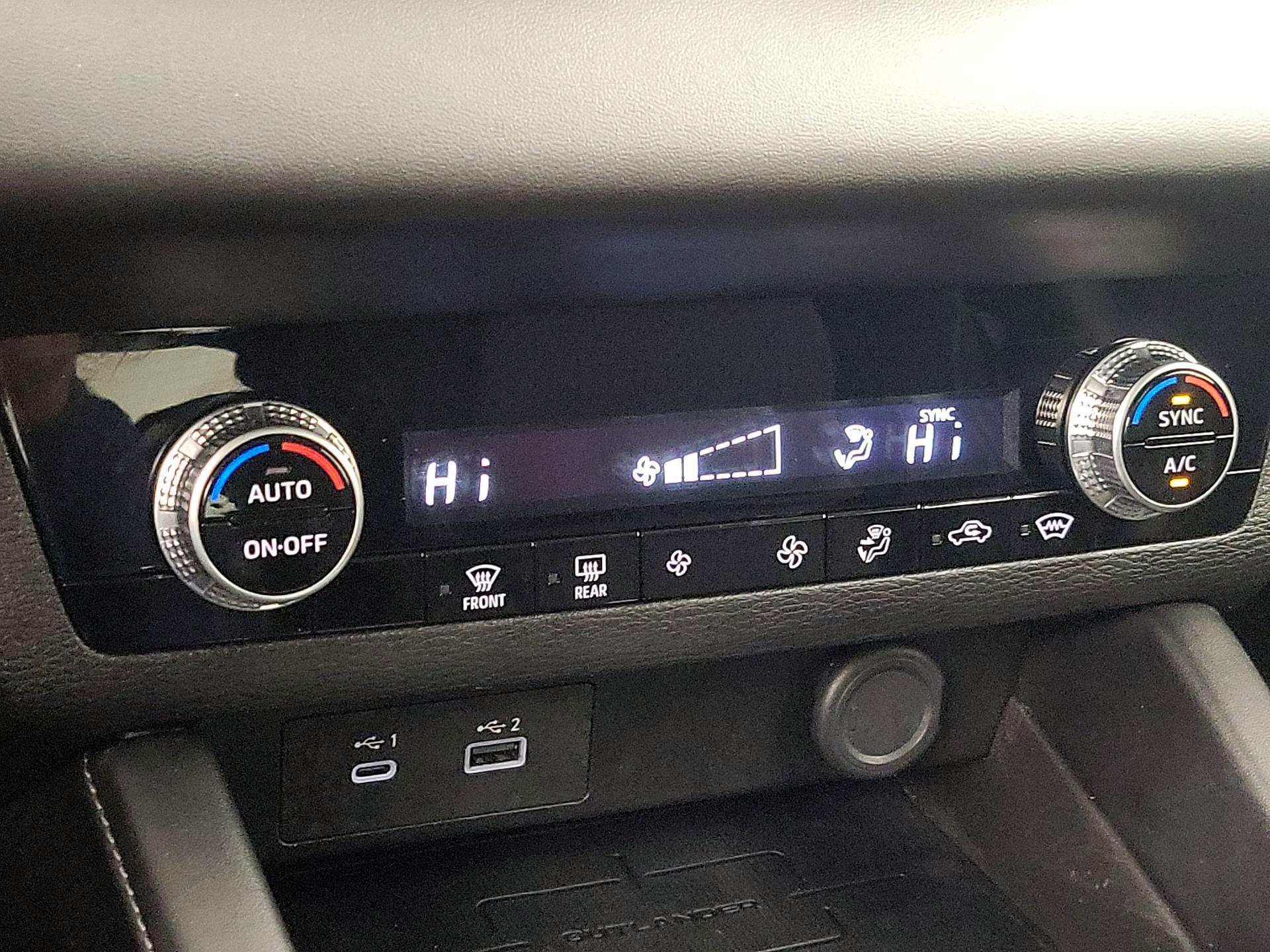 Thumbnail: 2022 Mitsubishi Outlander - 16