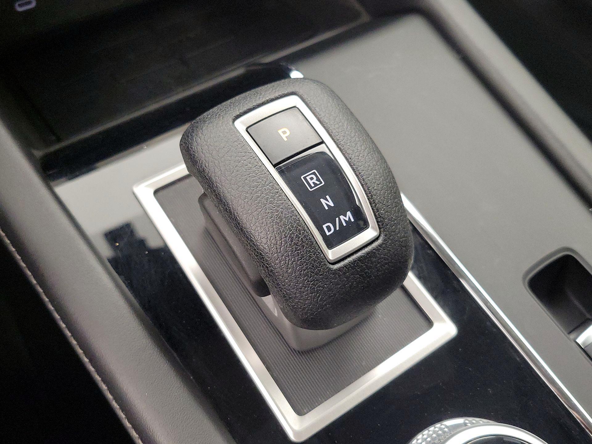 Thumbnail: 2022 Mitsubishi Outlander - 17