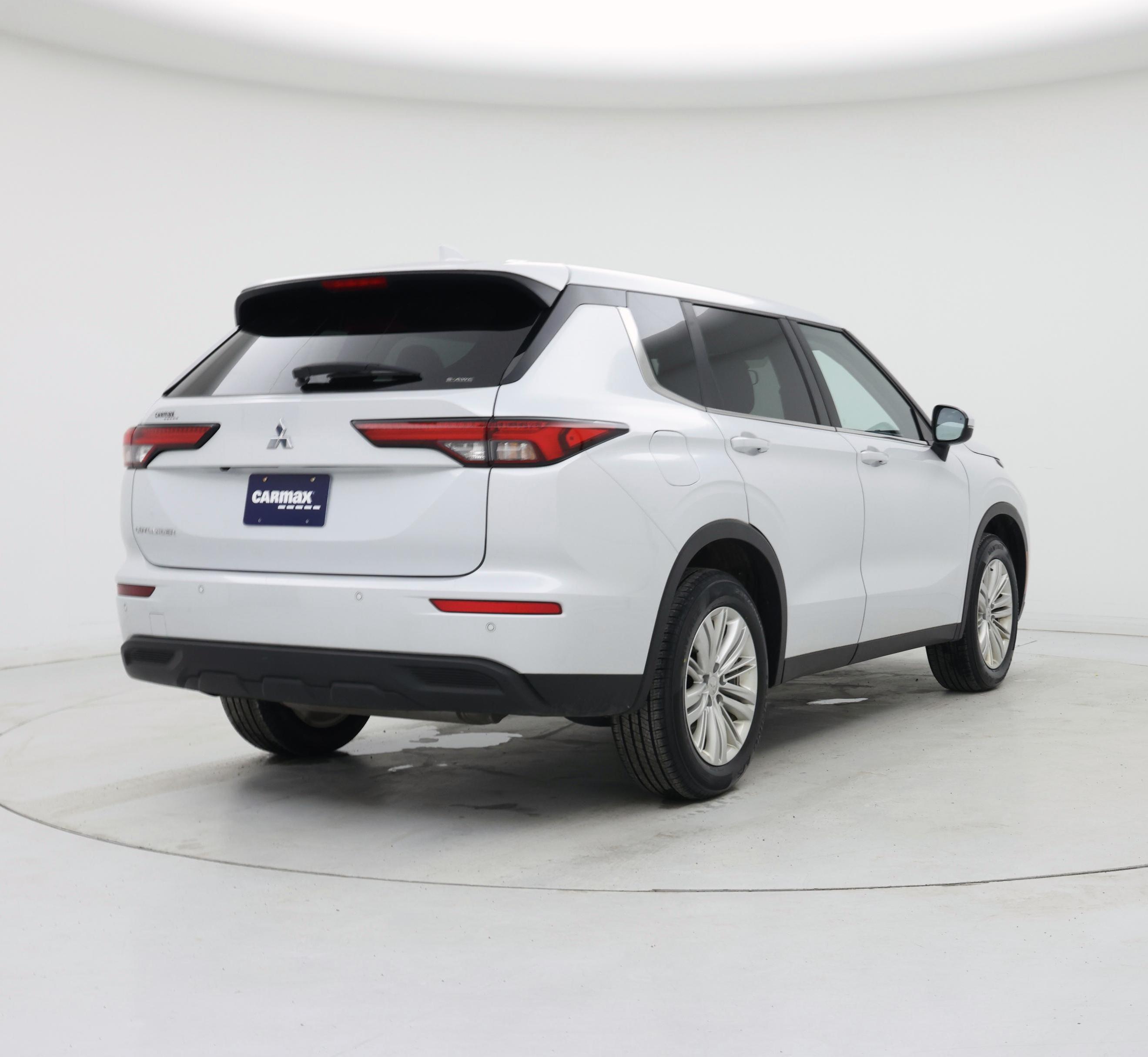 Thumbnail: 2022 Mitsubishi Outlander - 8