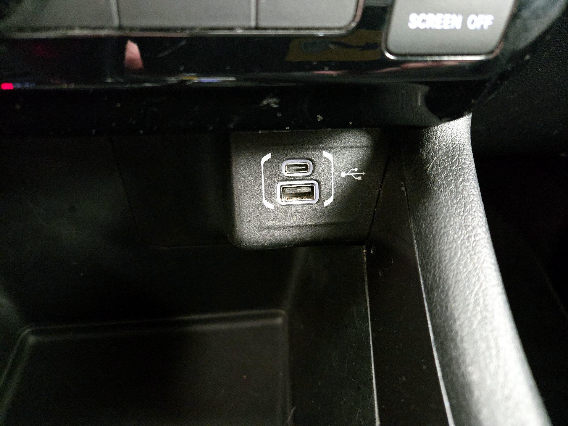 Thumbnail: 2022 Jeep Compass - 18