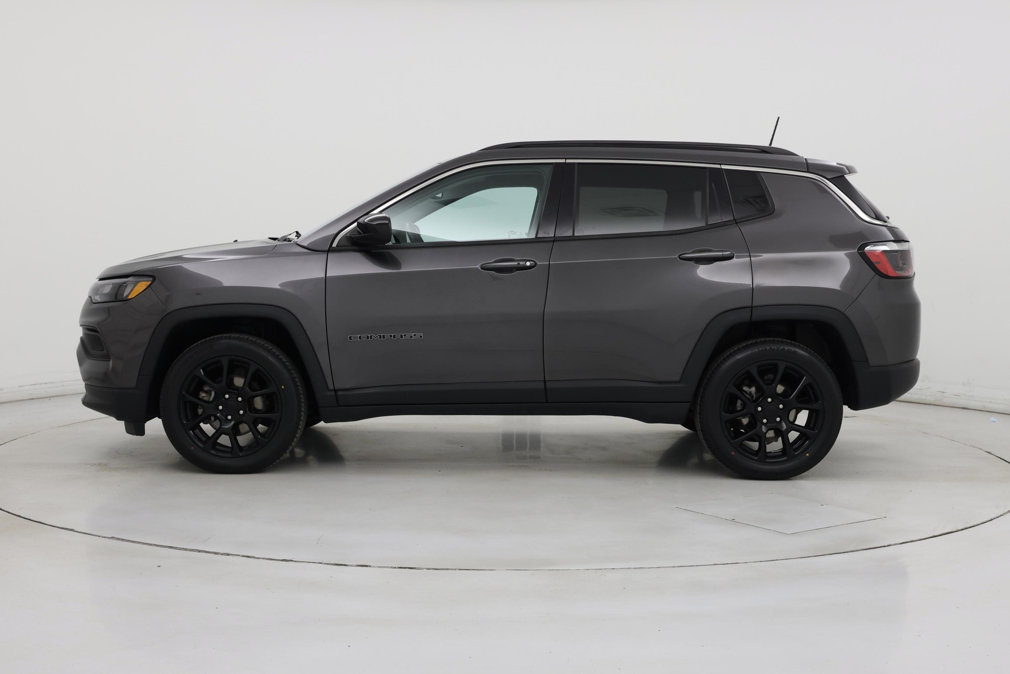Thumbnail: 2022 Jeep Compass - 3