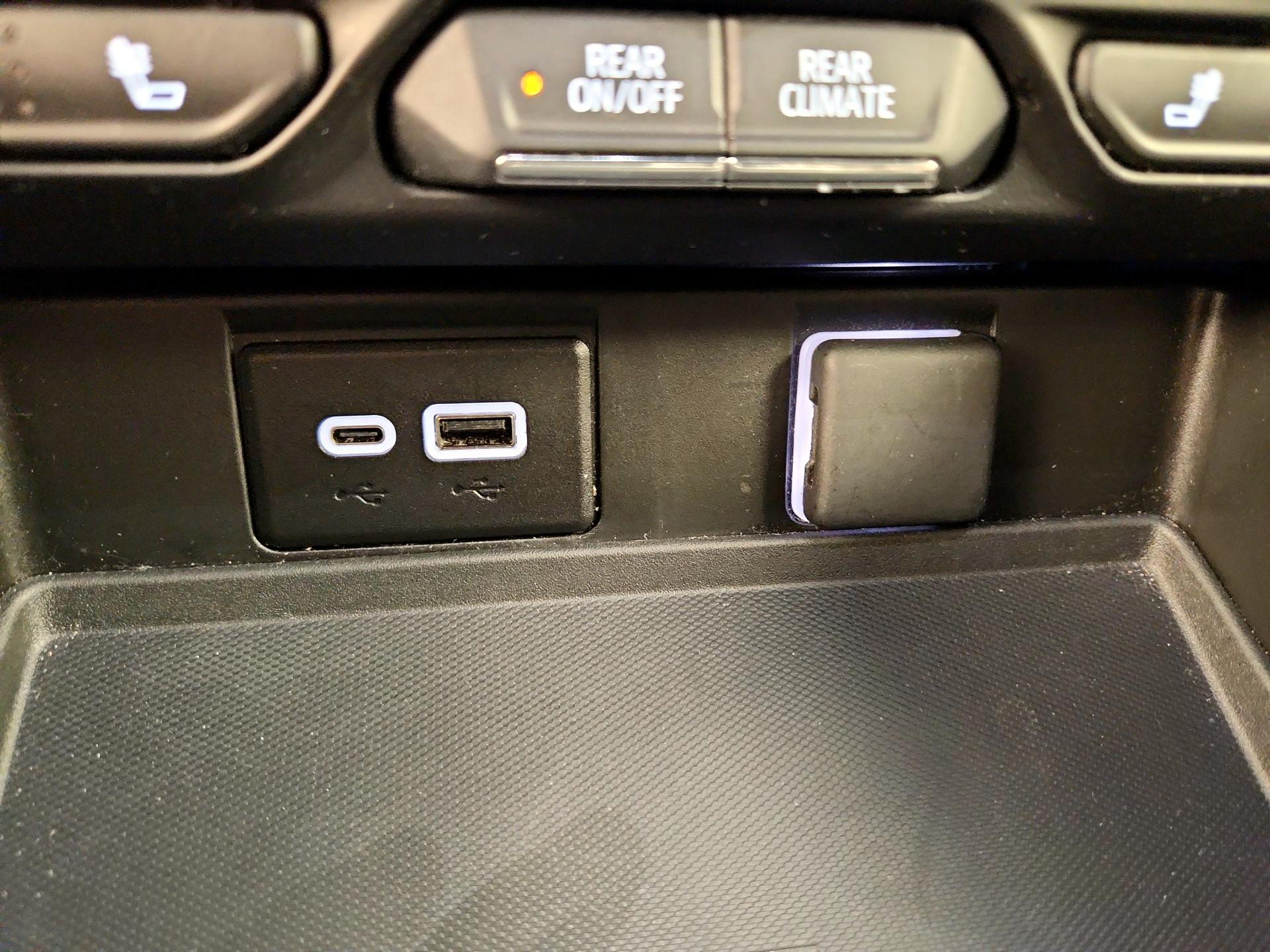 Thumbnail: 2024 Chevrolet Tahoe - 18