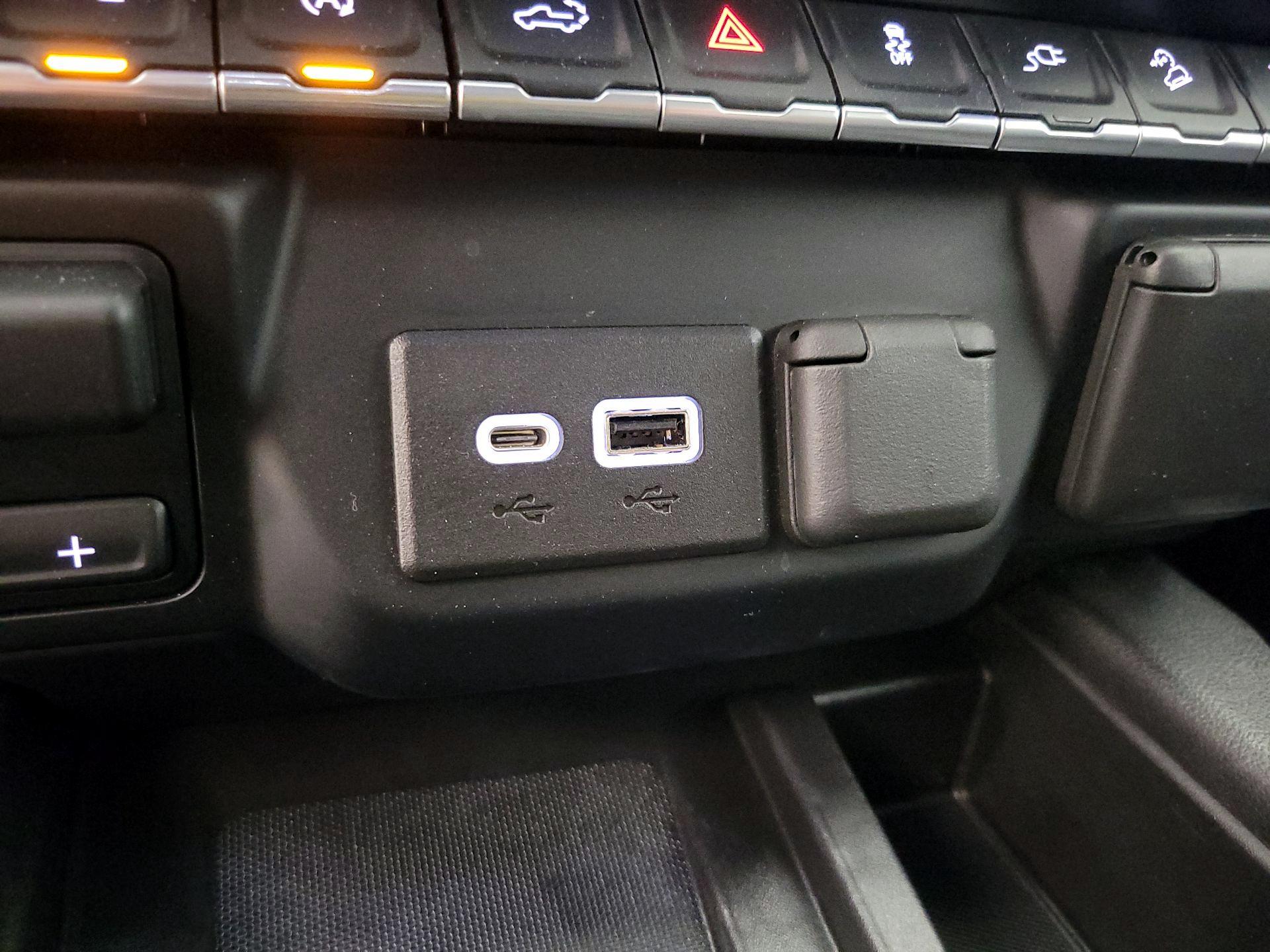 Thumbnail: 2022 Chevrolet Silverado 1500 - 19