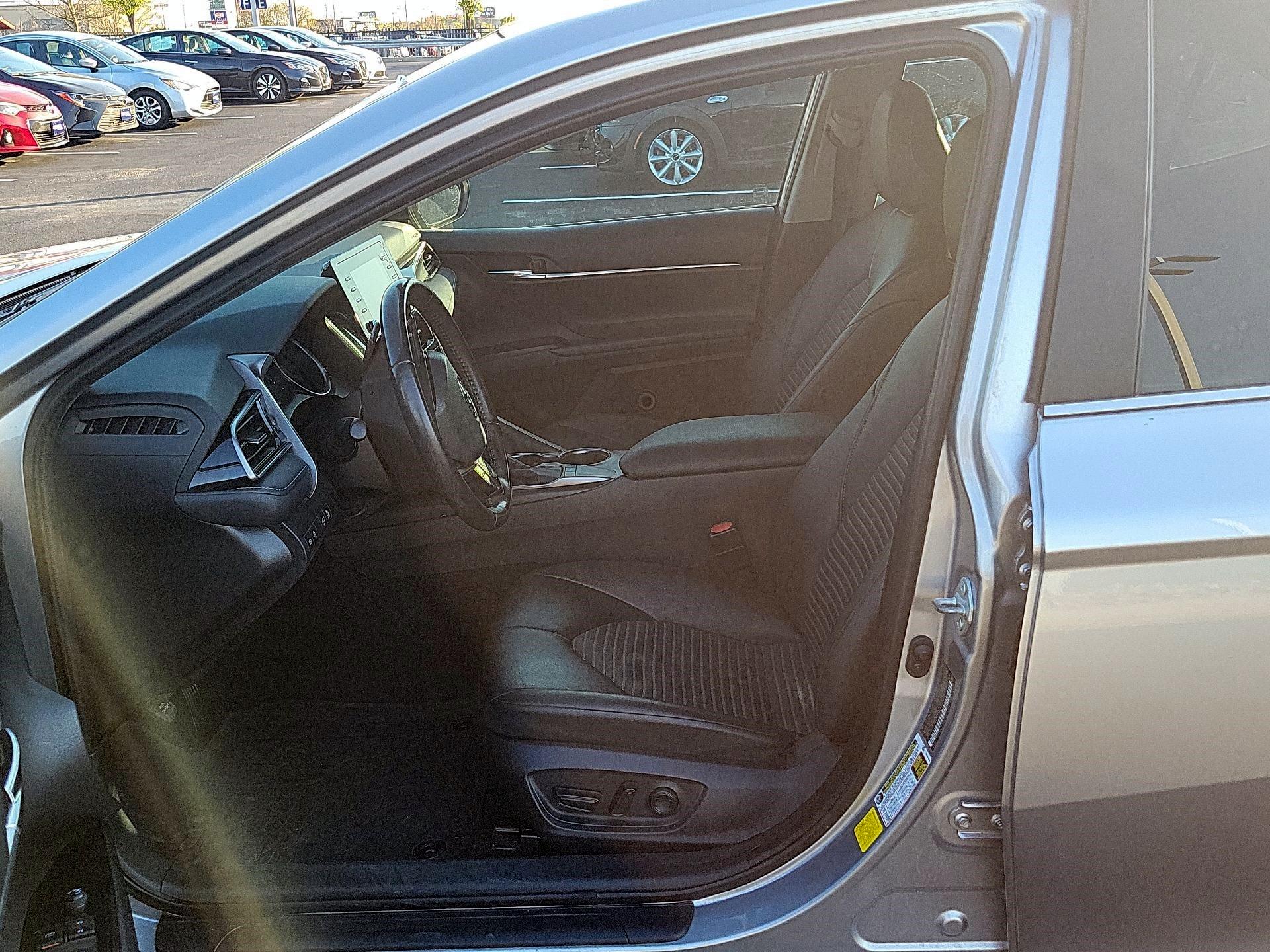 Thumbnail: 2022 Toyota Camry - 9