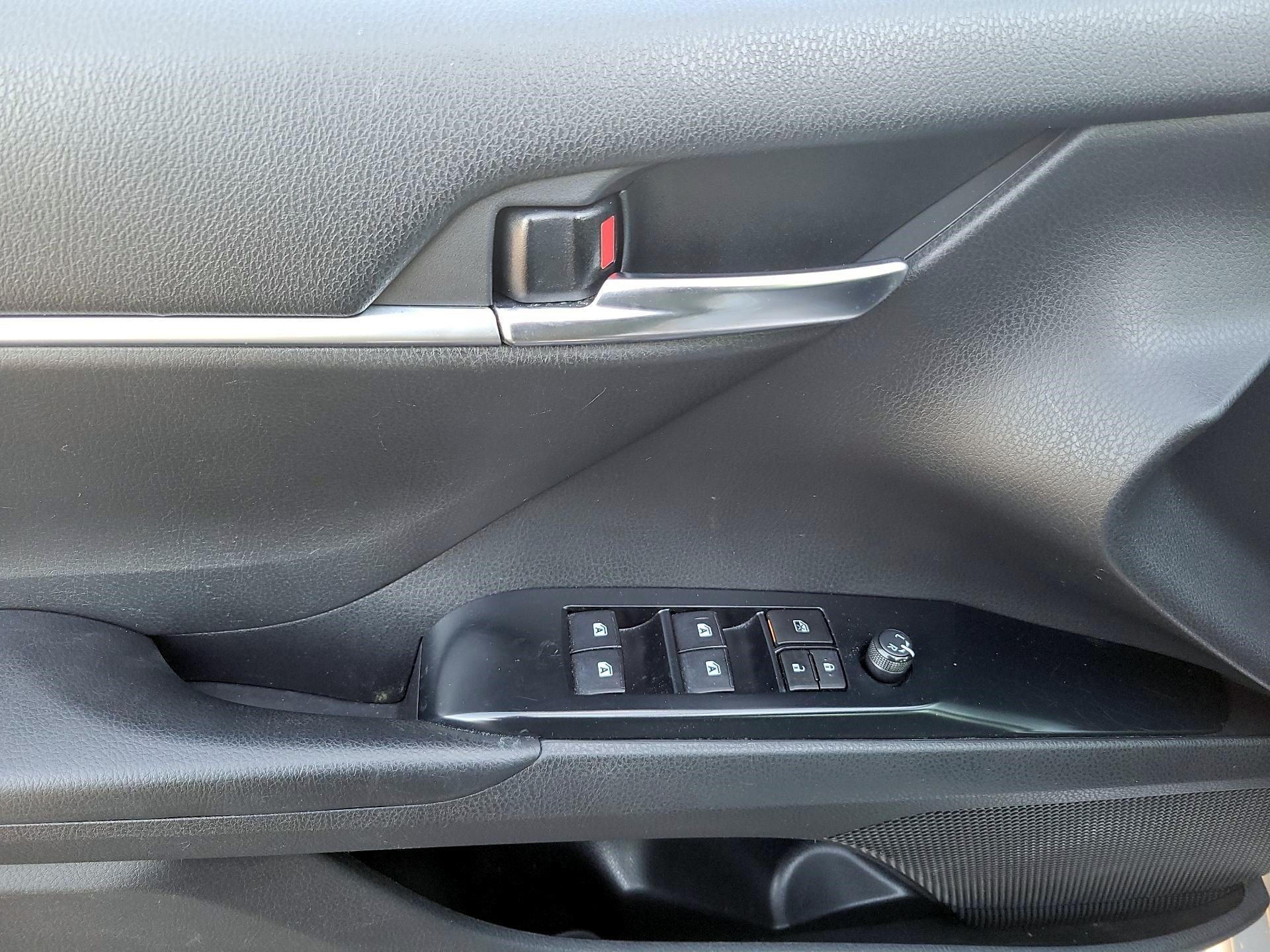 Thumbnail: 2022 Toyota Camry - 10