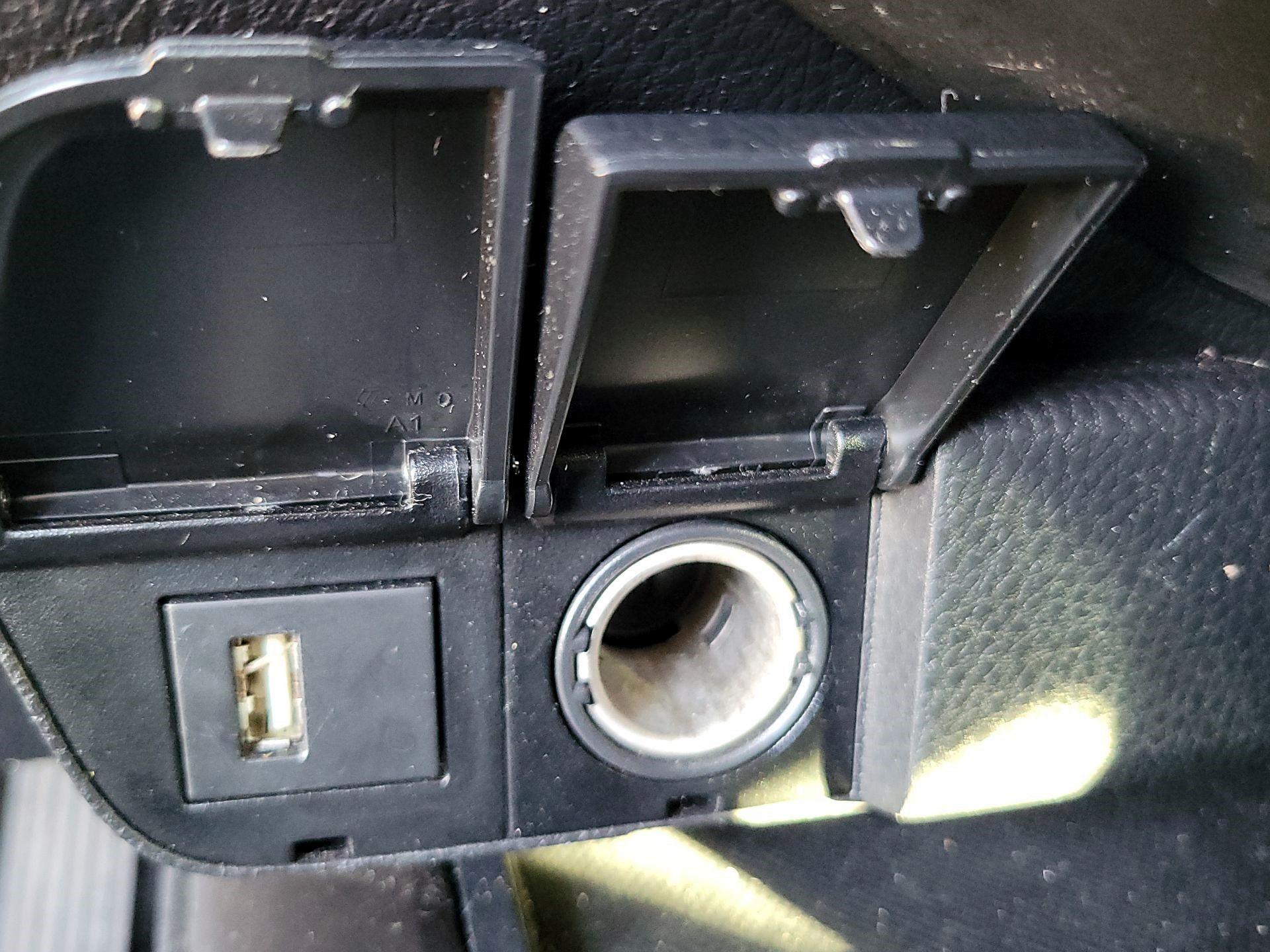 Thumbnail: 2022 Toyota Camry - 16