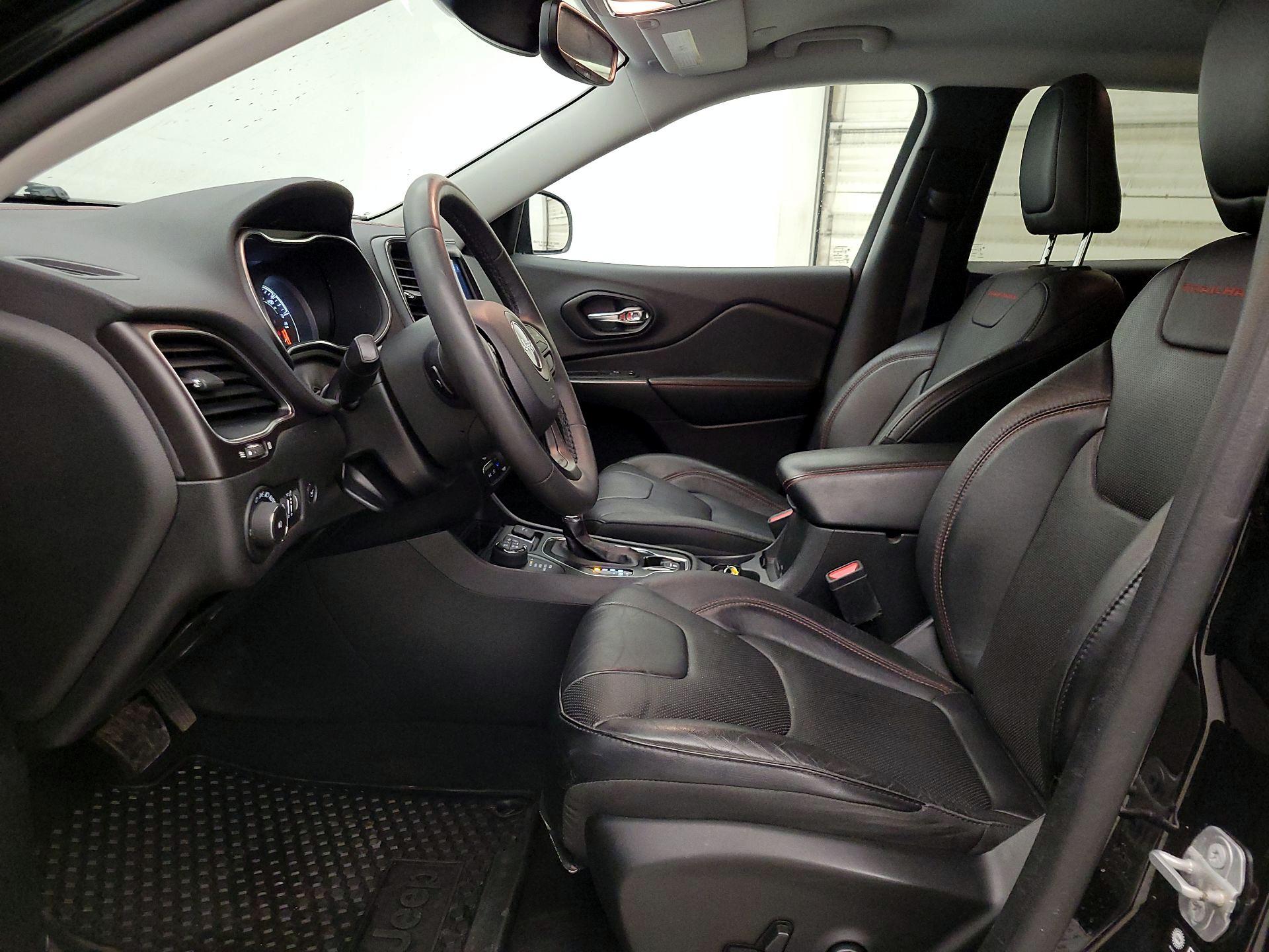 Thumbnail: 2021 Jeep Cherokee - 11