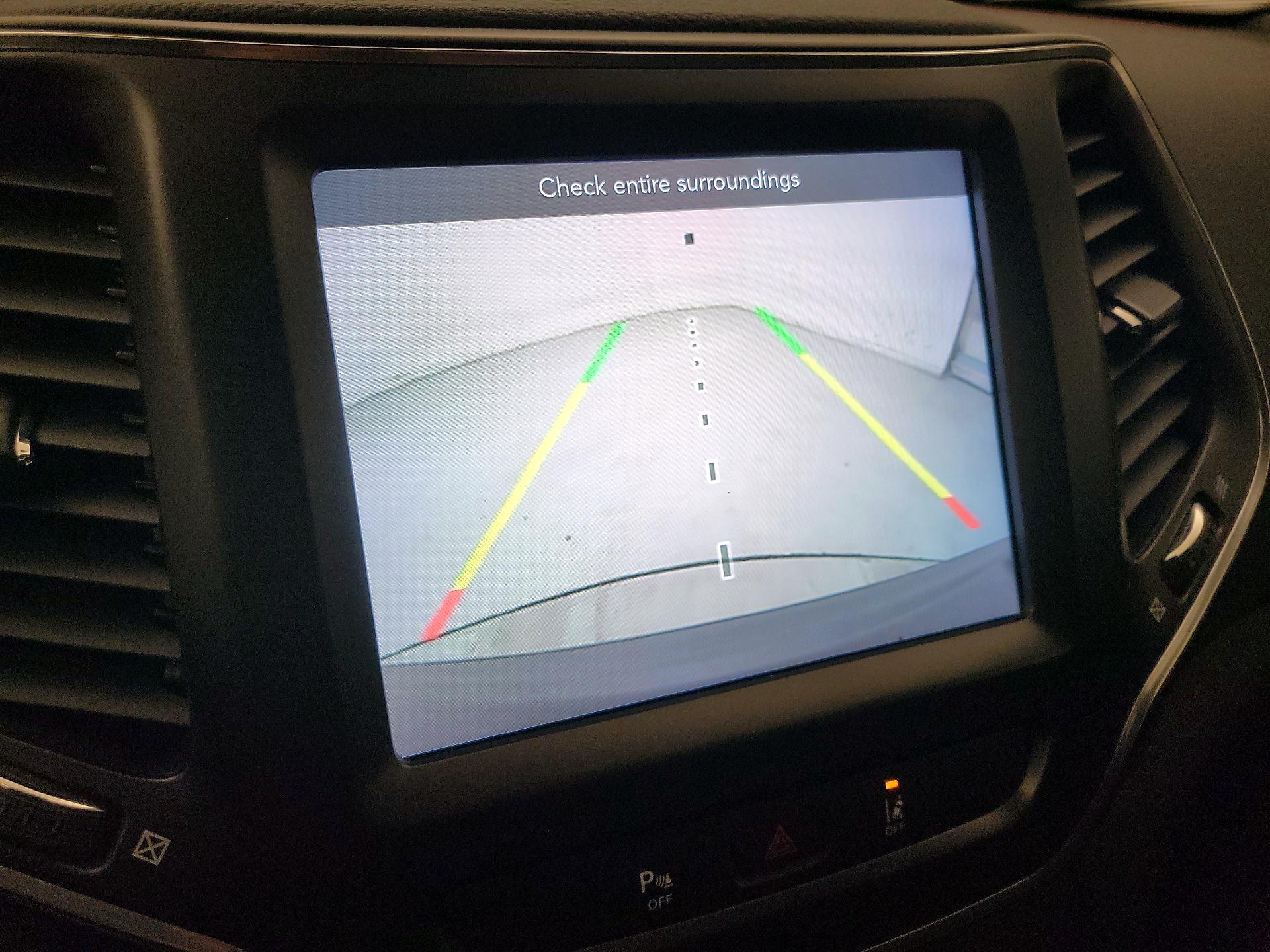 Thumbnail: 2021 Jeep Cherokee - 14