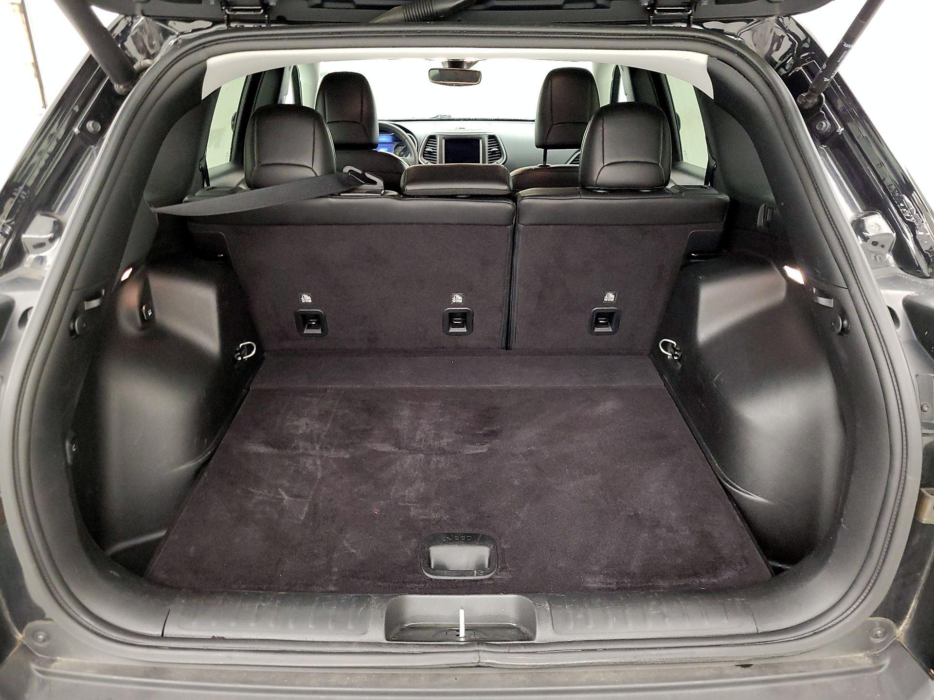 Thumbnail: 2021 Jeep Cherokee - 20