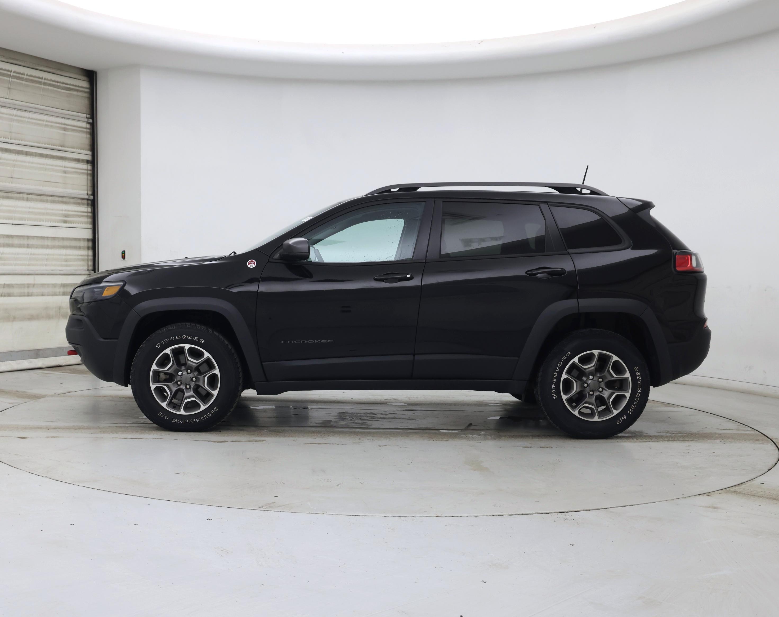 Thumbnail: 2021 Jeep Cherokee - 3