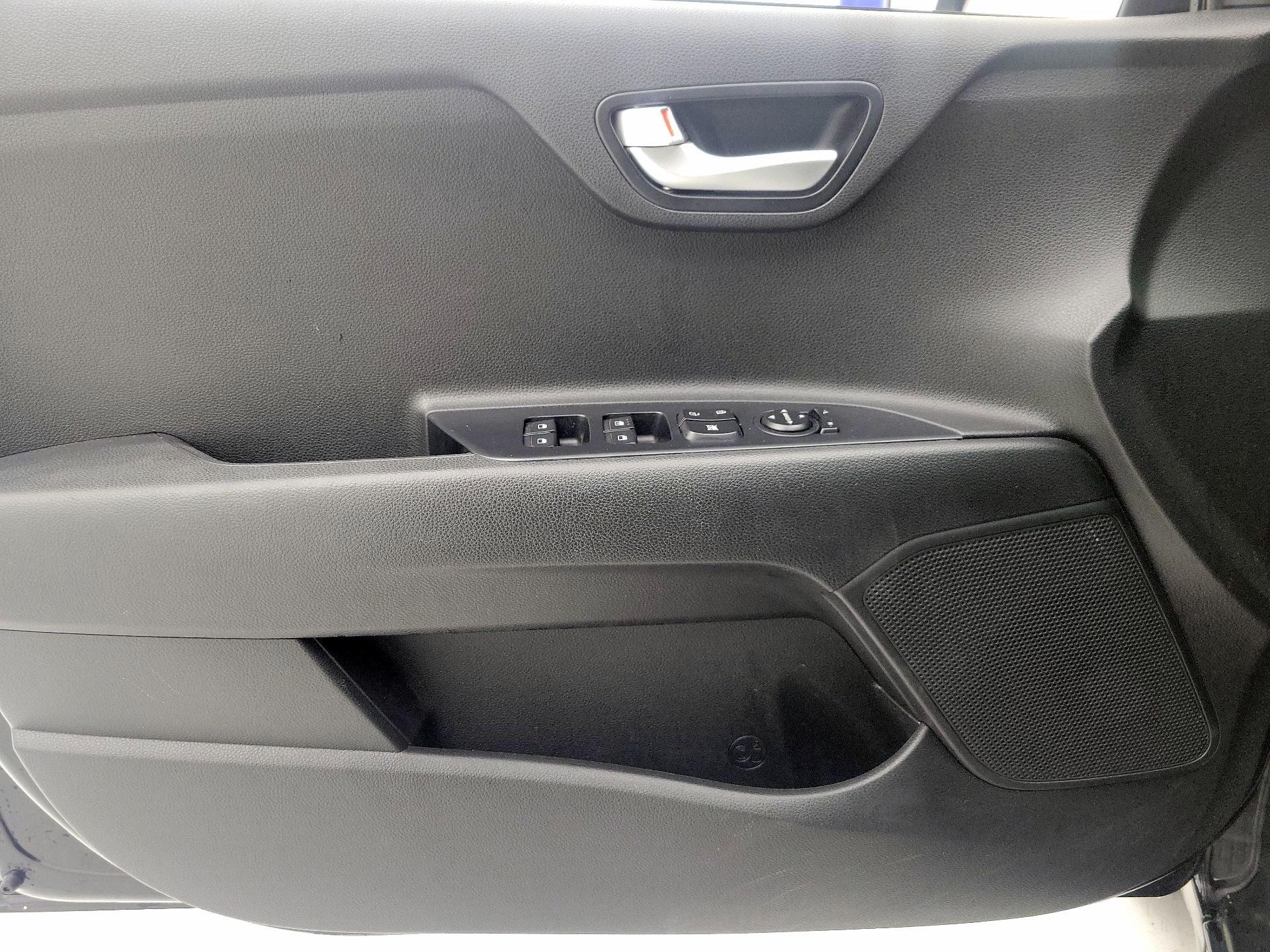 Thumbnail: 2020 Kia Rio - 12