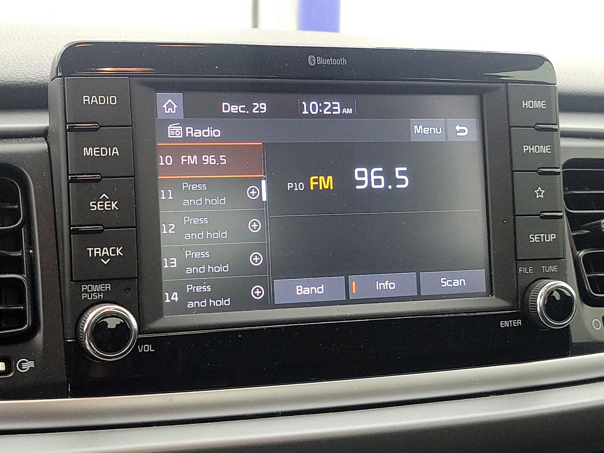 Thumbnail: 2020 Kia Rio - 14