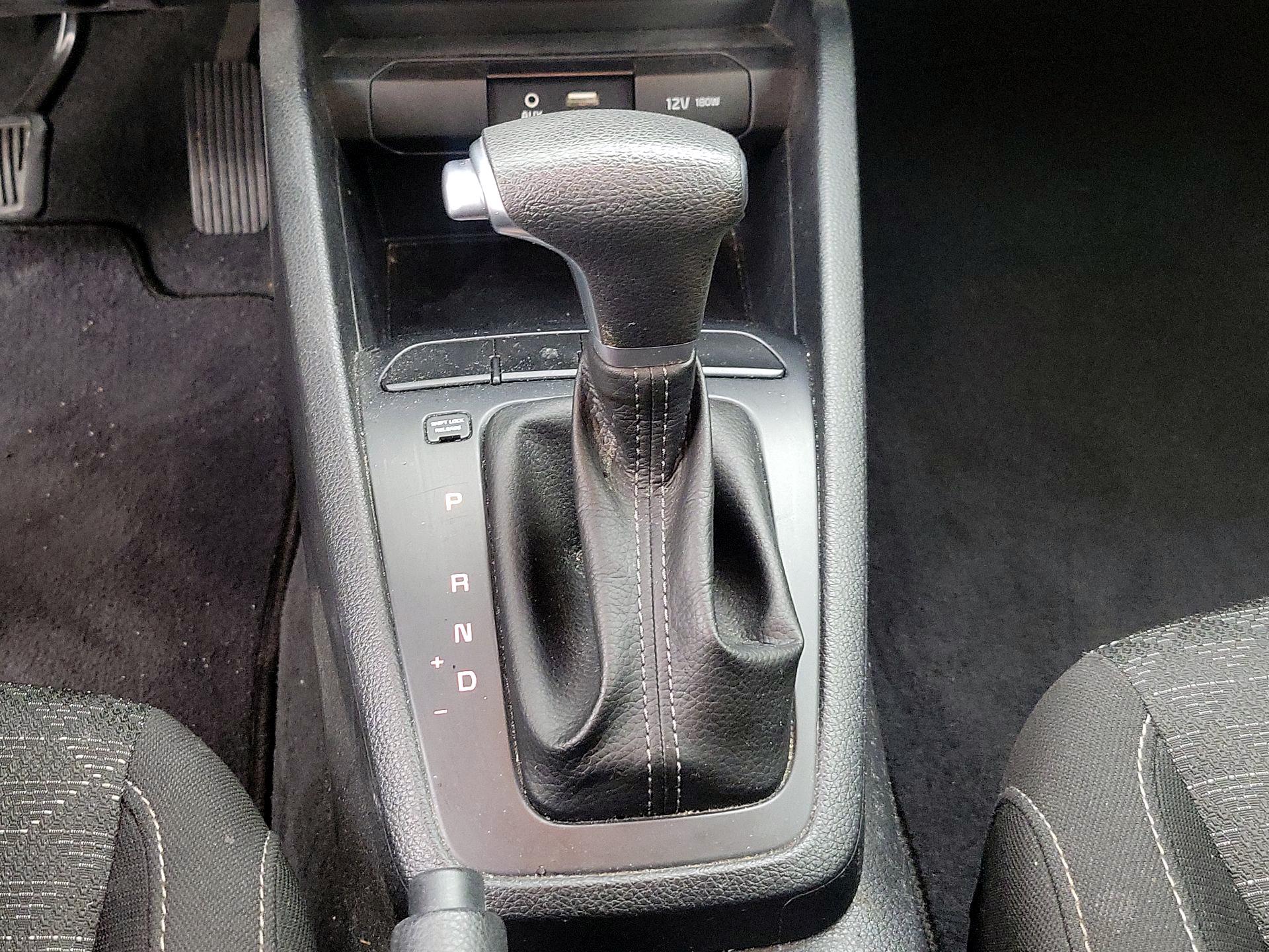 Thumbnail: 2020 Kia Rio - 16