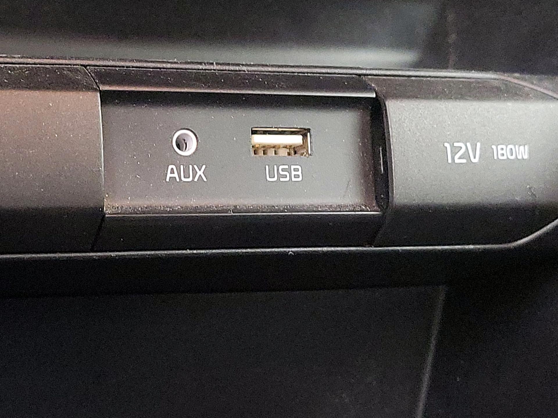 Thumbnail: 2020 Kia Rio - 17