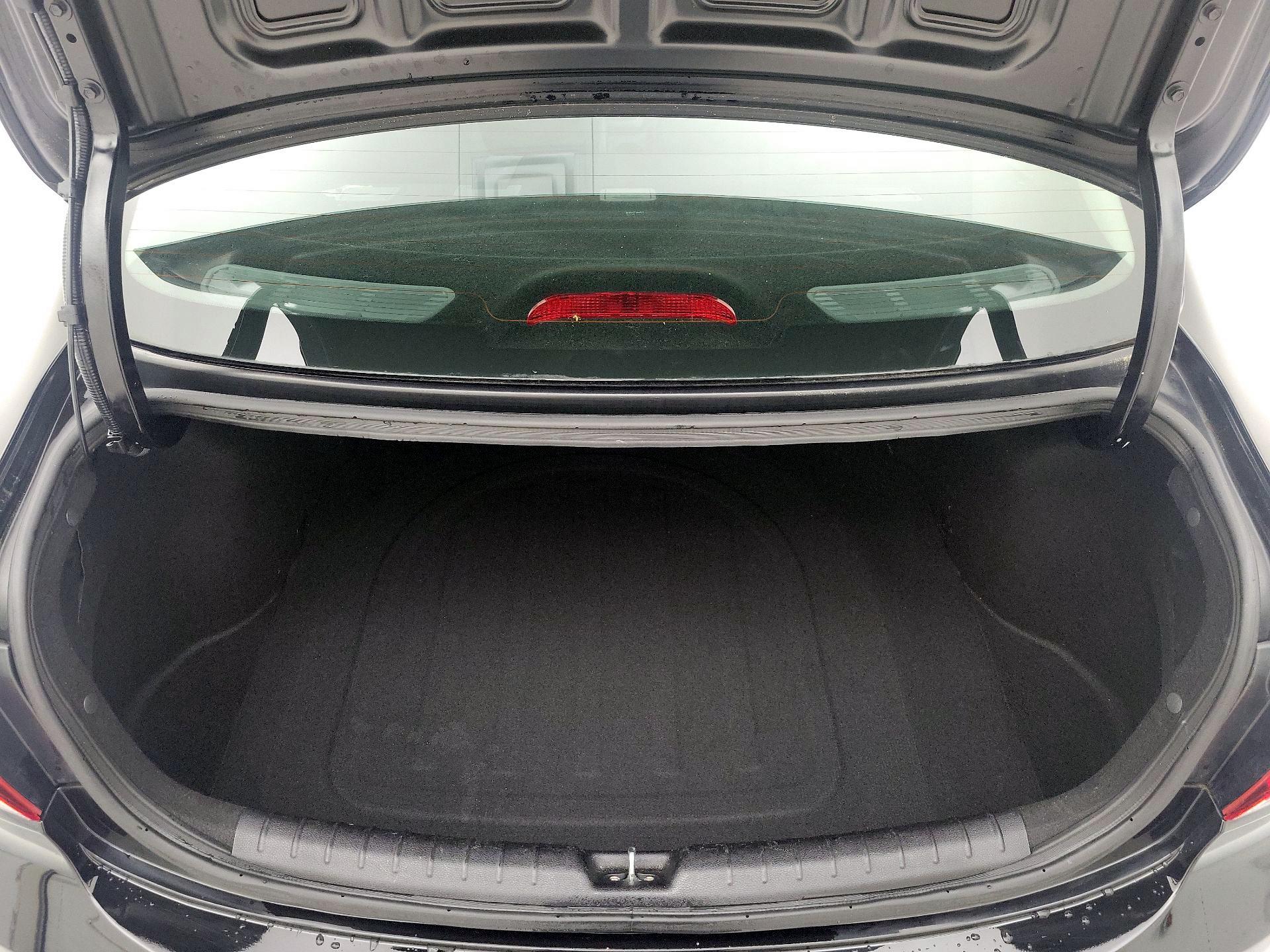 Thumbnail: 2020 Kia Rio - 19