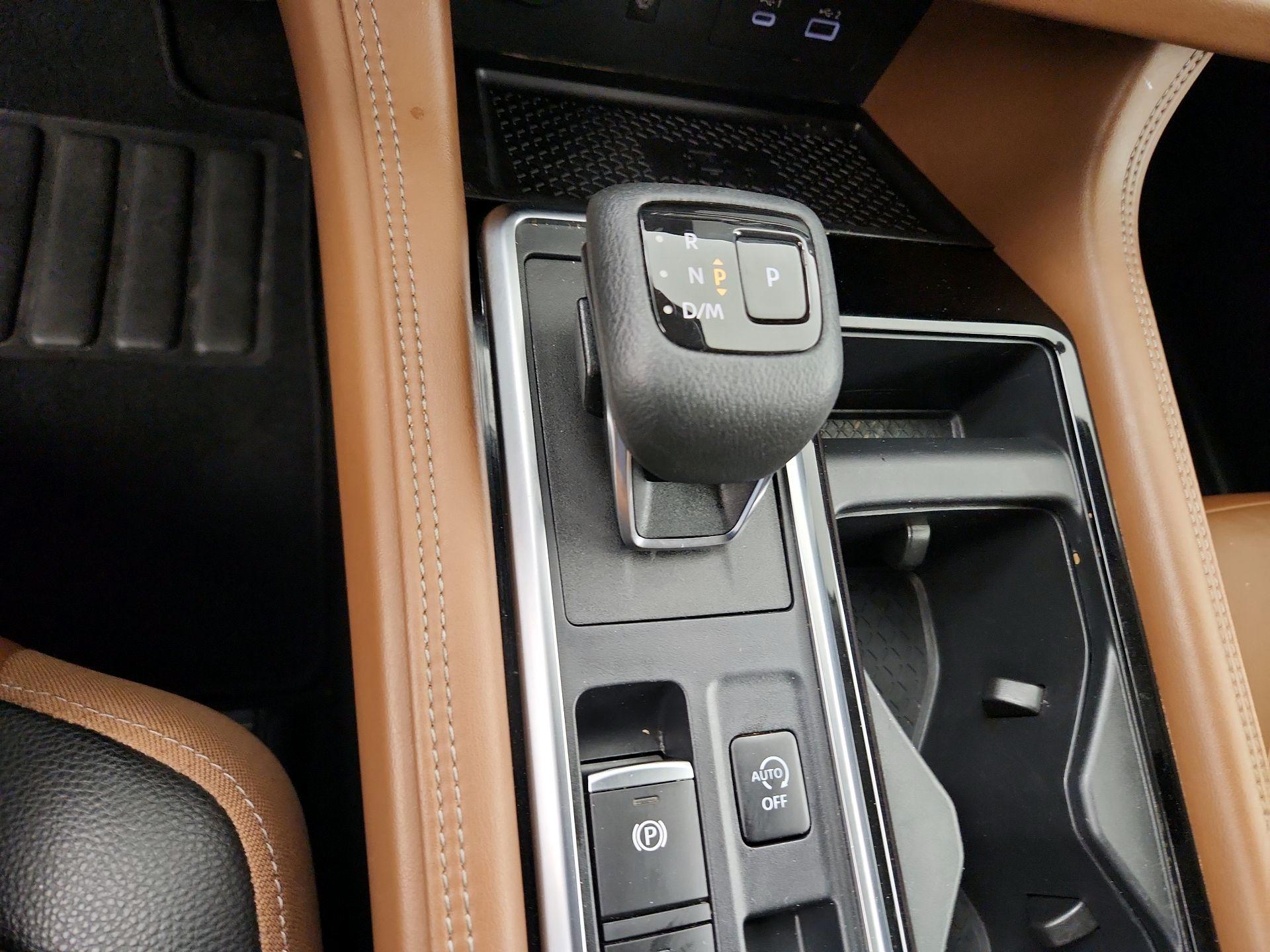 Thumbnail: 2023 Nissan Pathfinder - 17