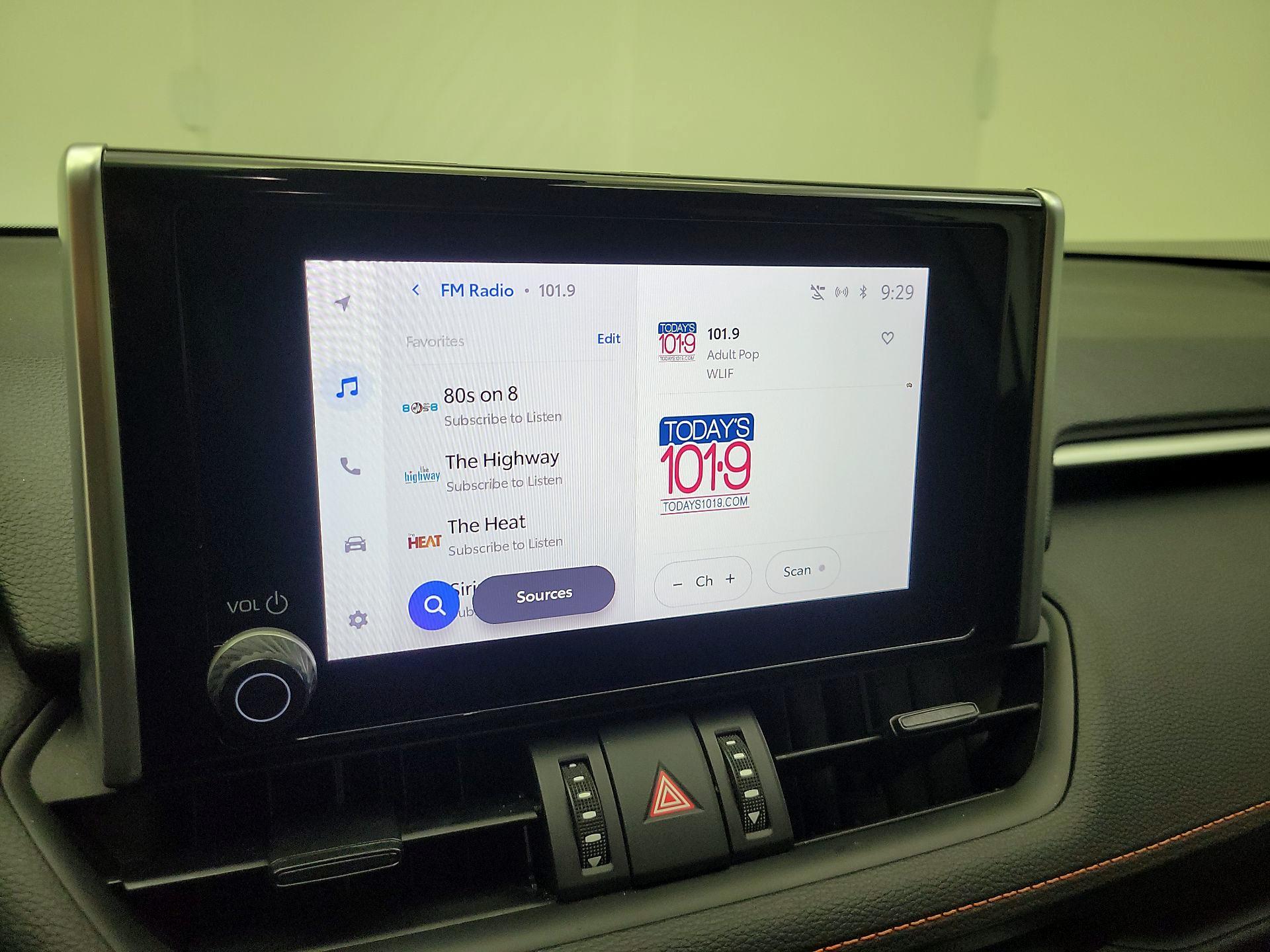 Thumbnail: 2023 Toyota RAV4 - 15