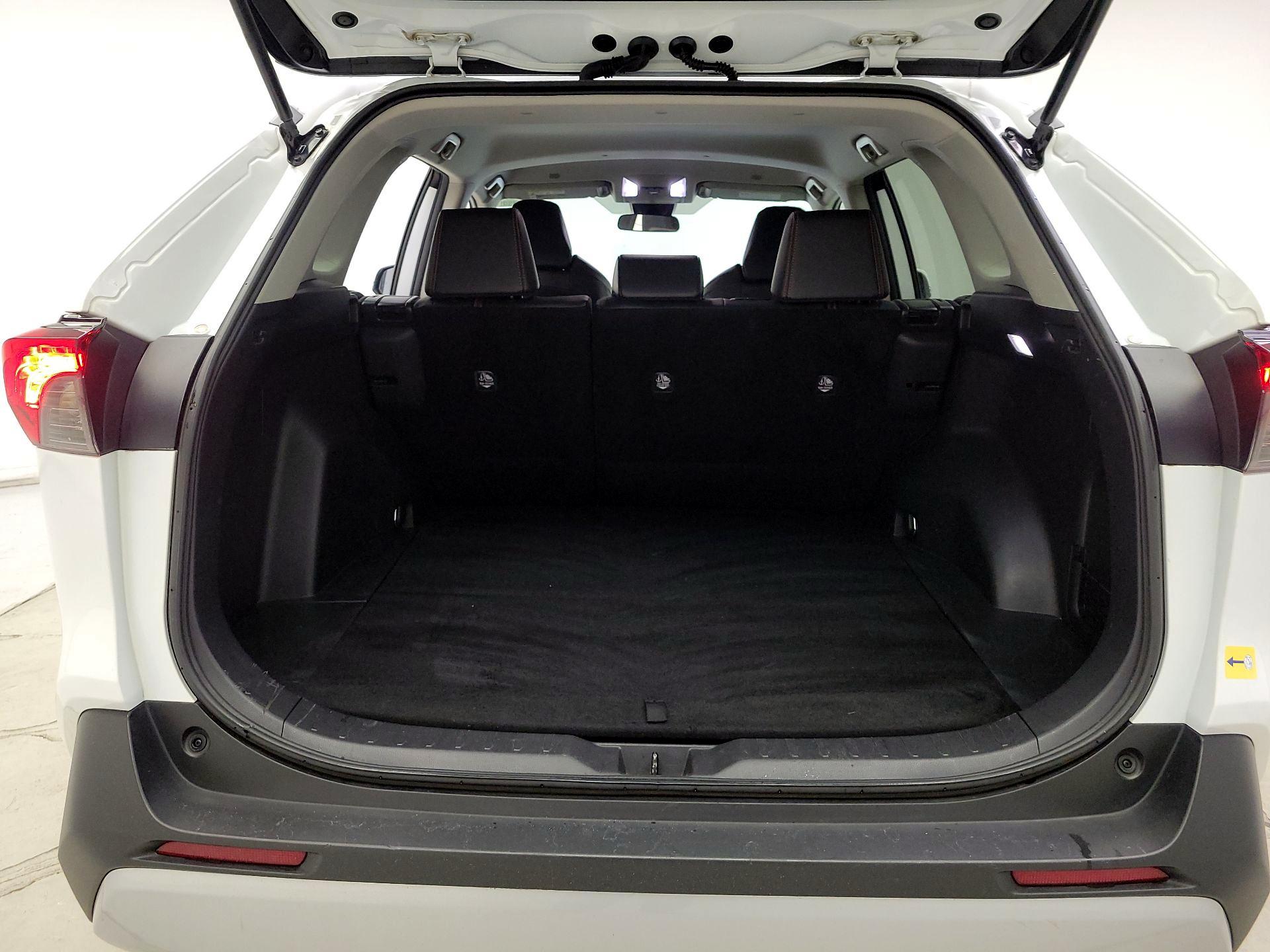 Thumbnail: 2023 Toyota RAV4 - 20