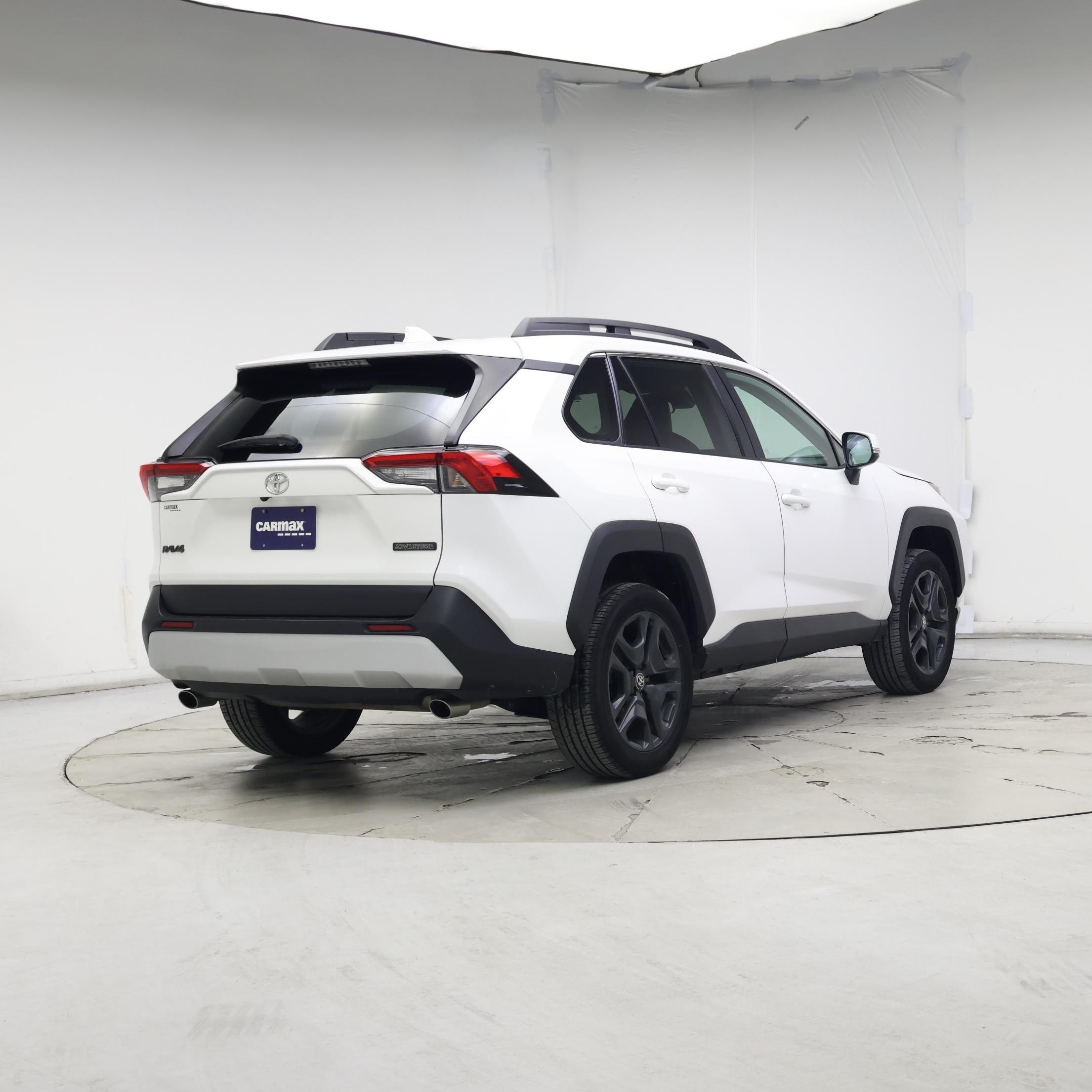 Thumbnail: 2023 Toyota RAV4 - 8