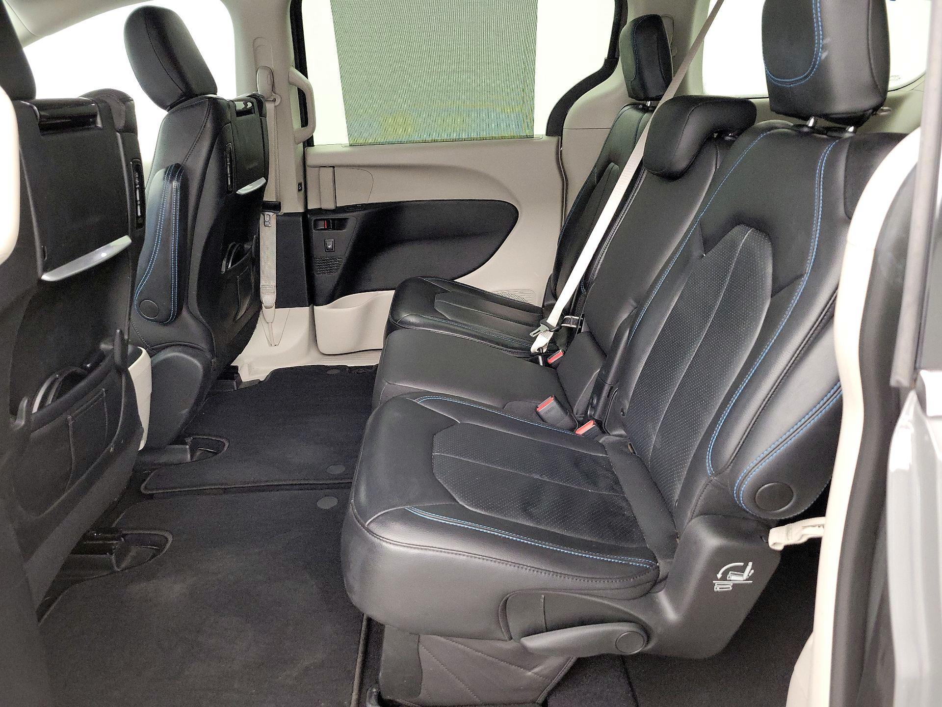 Thumbnail: 2021 Chrysler Pacifica - 20