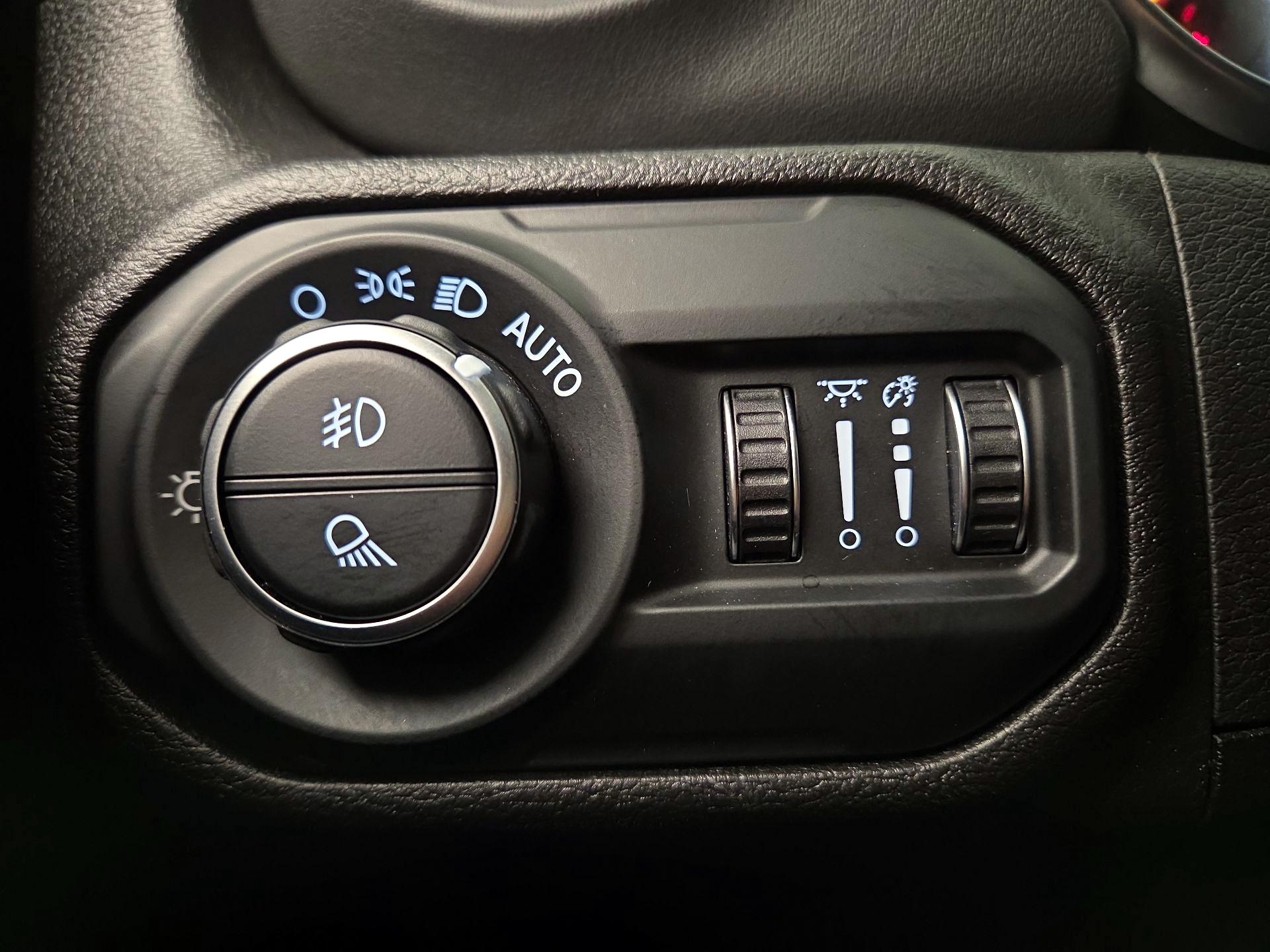 Thumbnail: 2021 Jeep Gladiator - 13