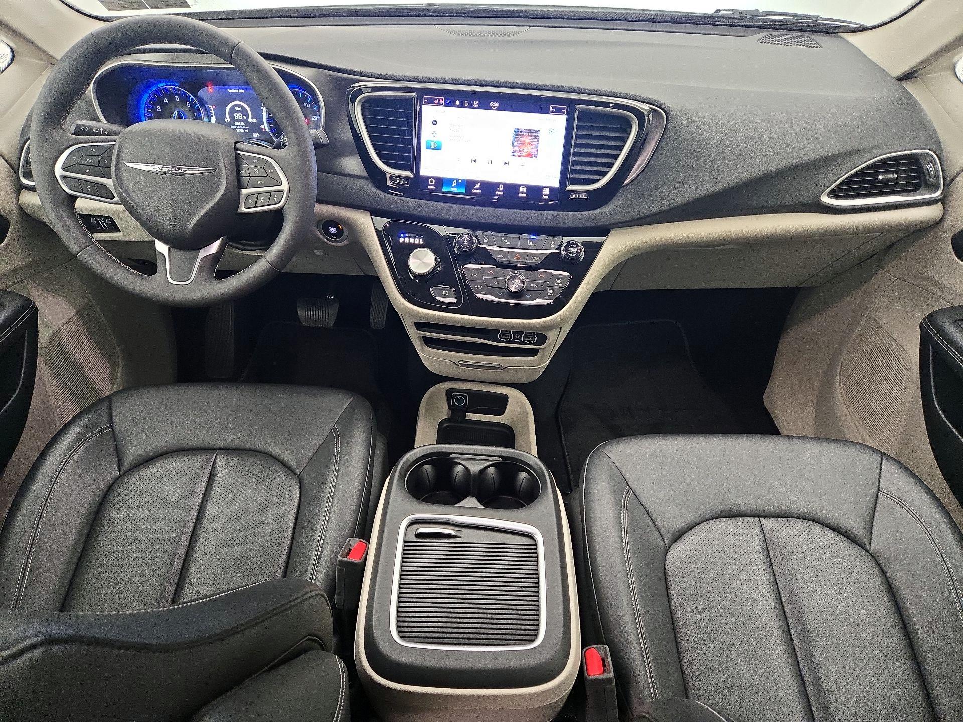 Thumbnail: 2024 Chrysler Pacifica - 9