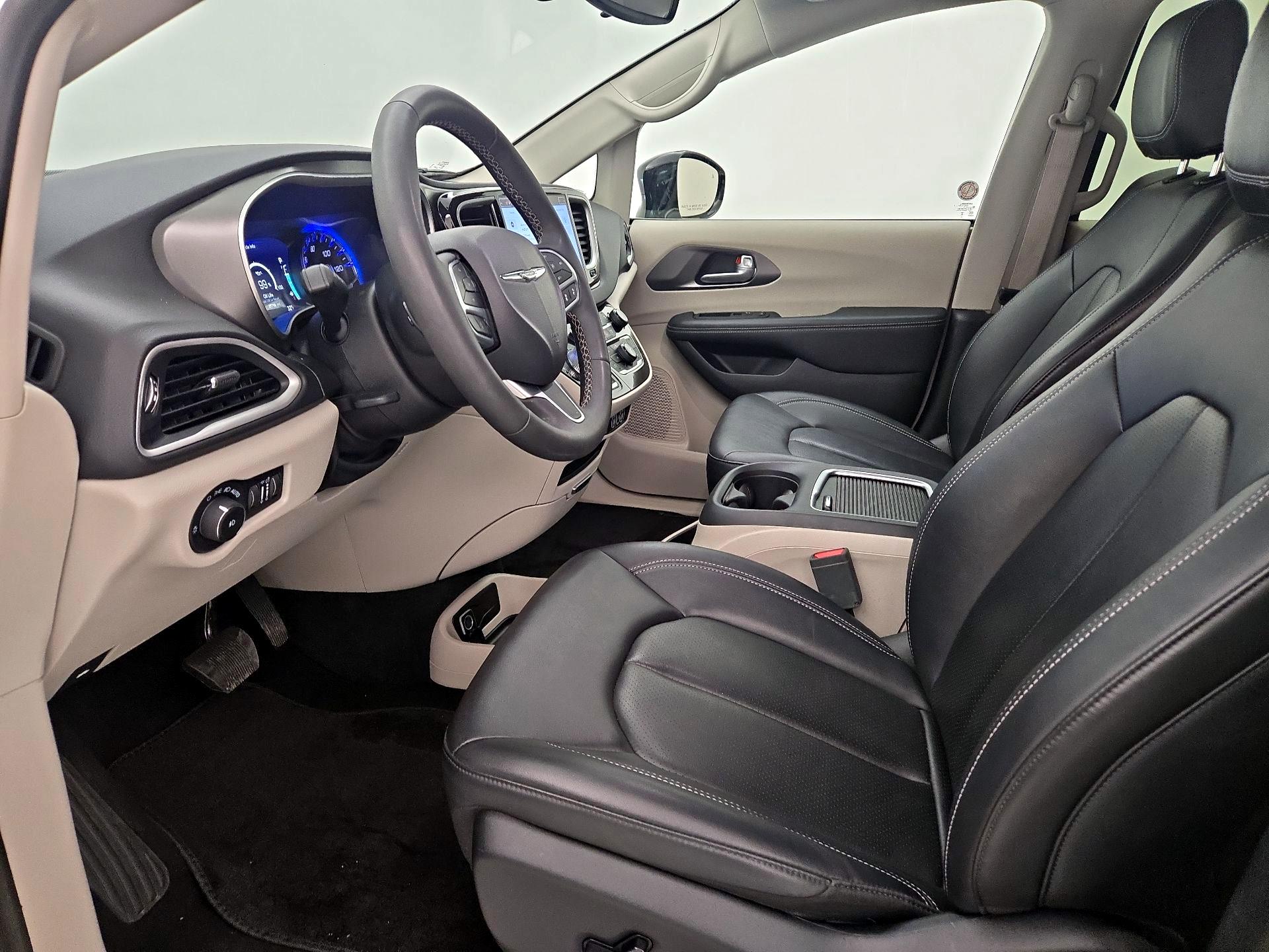 Thumbnail: 2024 Chrysler Pacifica - 11