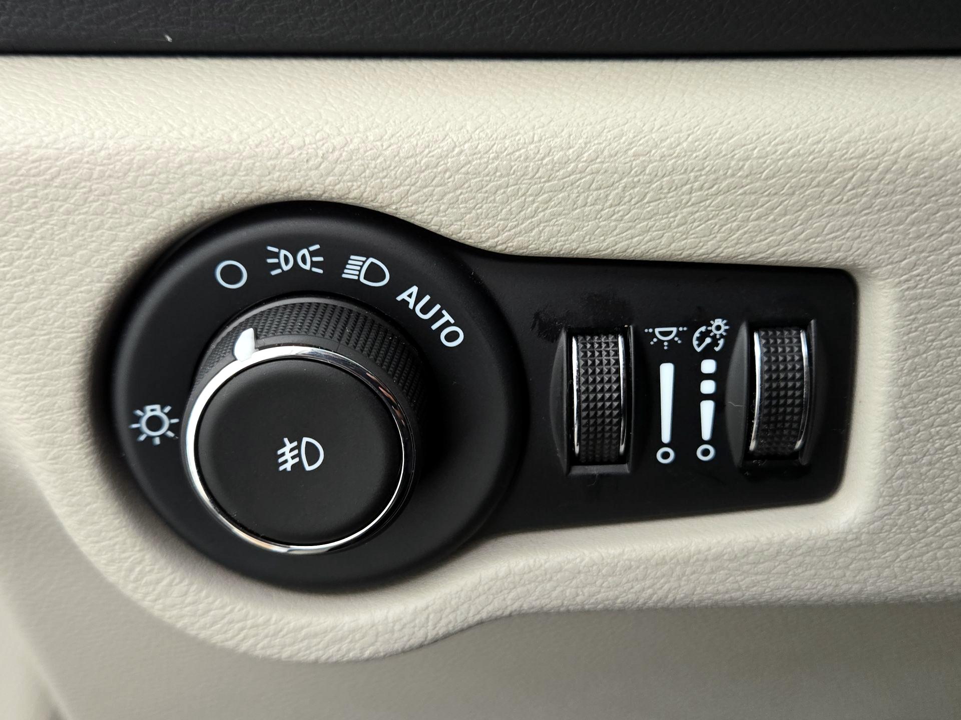 Thumbnail: 2024 Chrysler Pacifica - 13