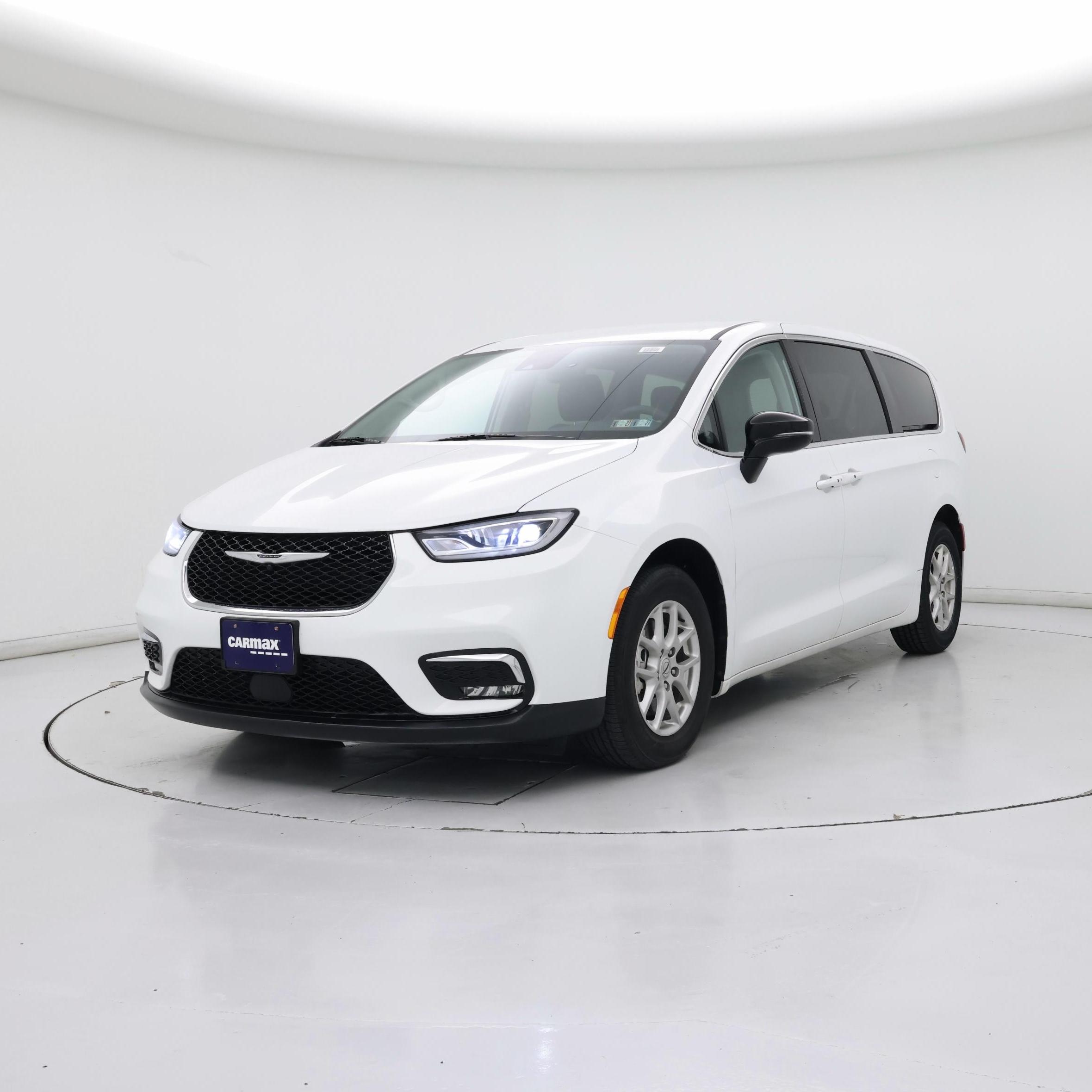 Thumbnail: 2024 Chrysler Pacifica - 4