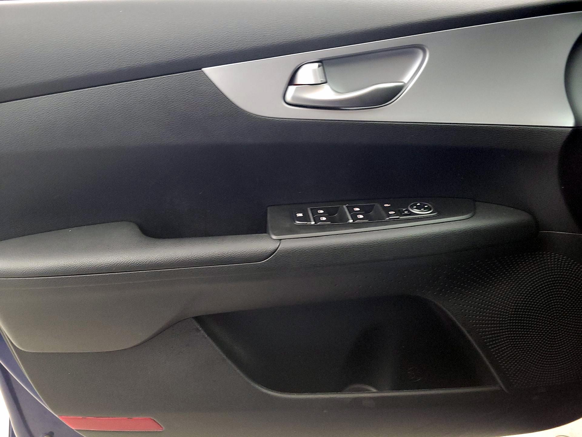 Thumbnail: 2023 Kia Forte - 12