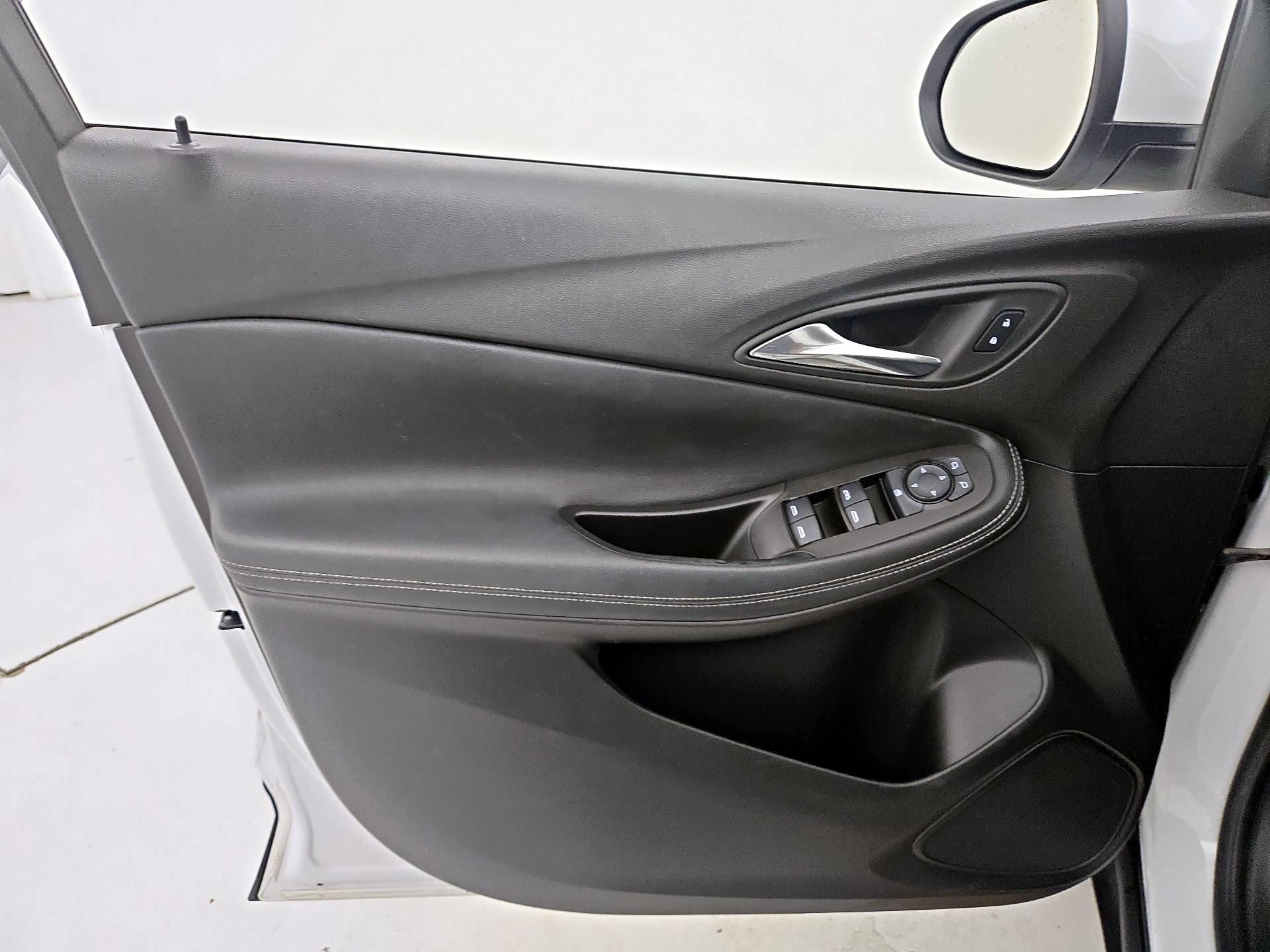 Thumbnail: 2022 Buick Encore GX - 12