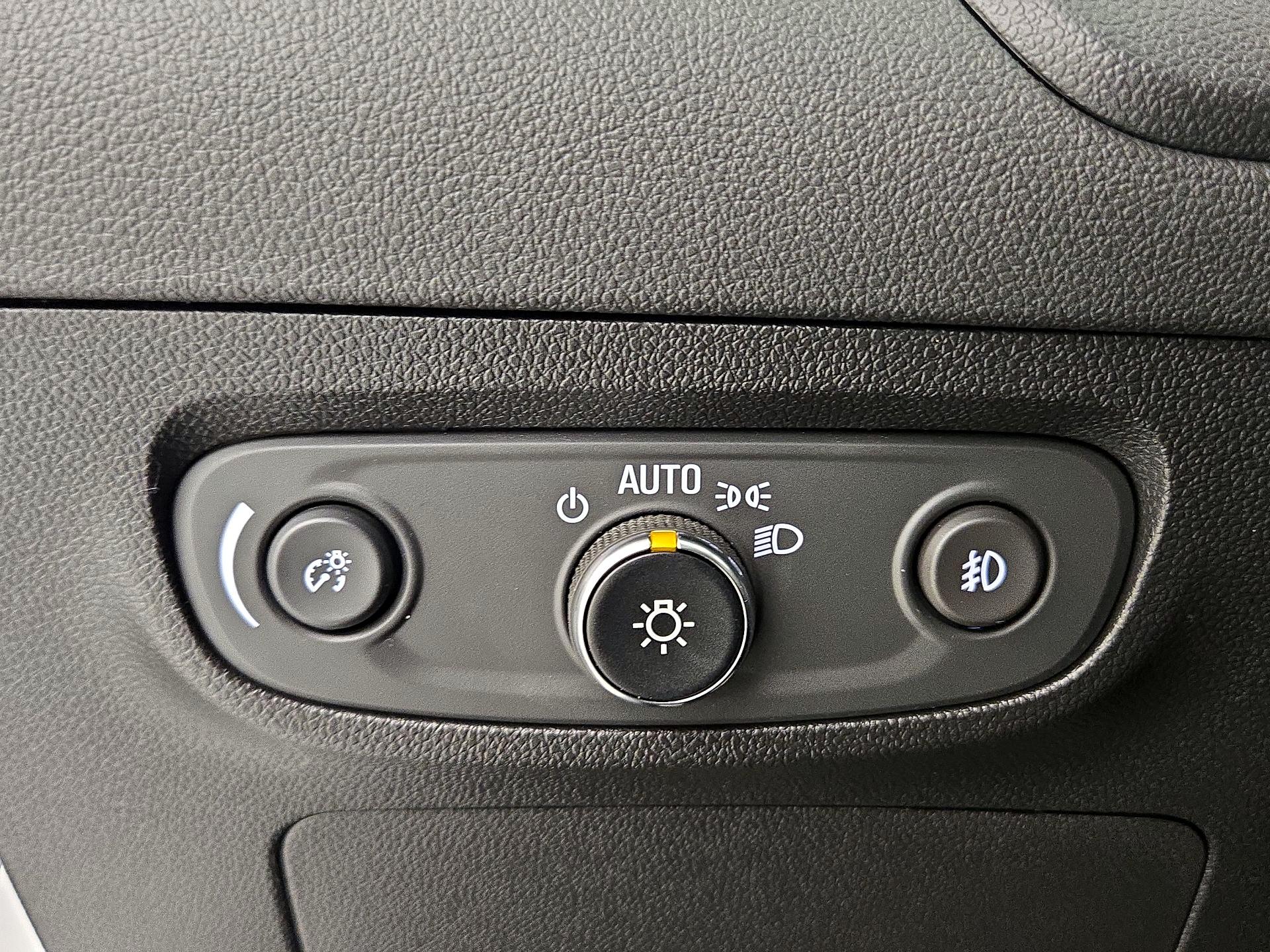 Thumbnail: 2022 Buick Encore GX - 13