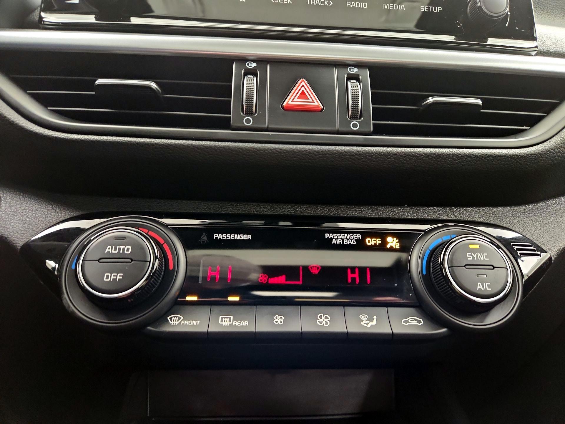 Thumbnail: 2024 Kia Forte - 17