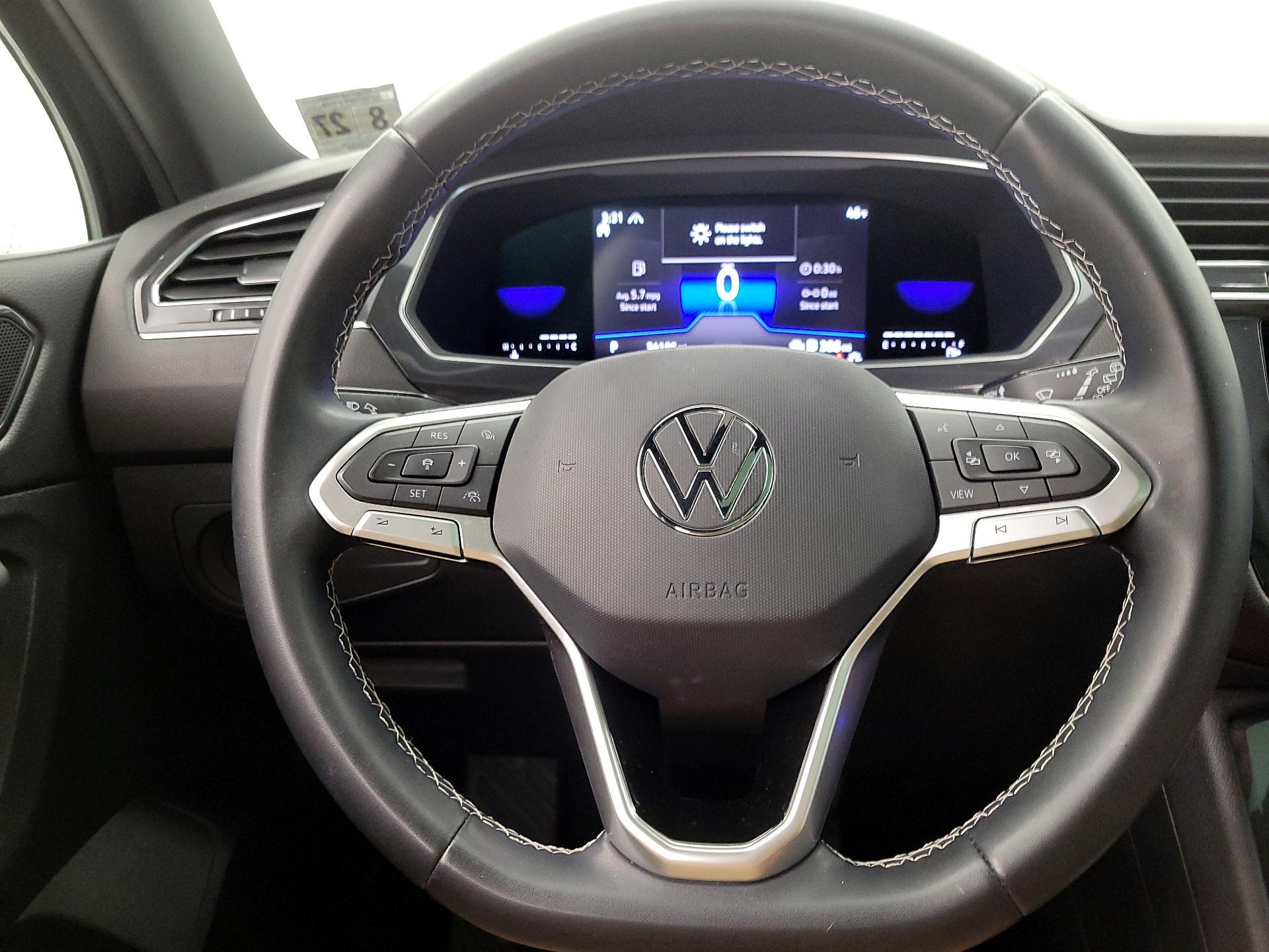 Thumbnail: 2022 Volkswagen Tiguan - 10