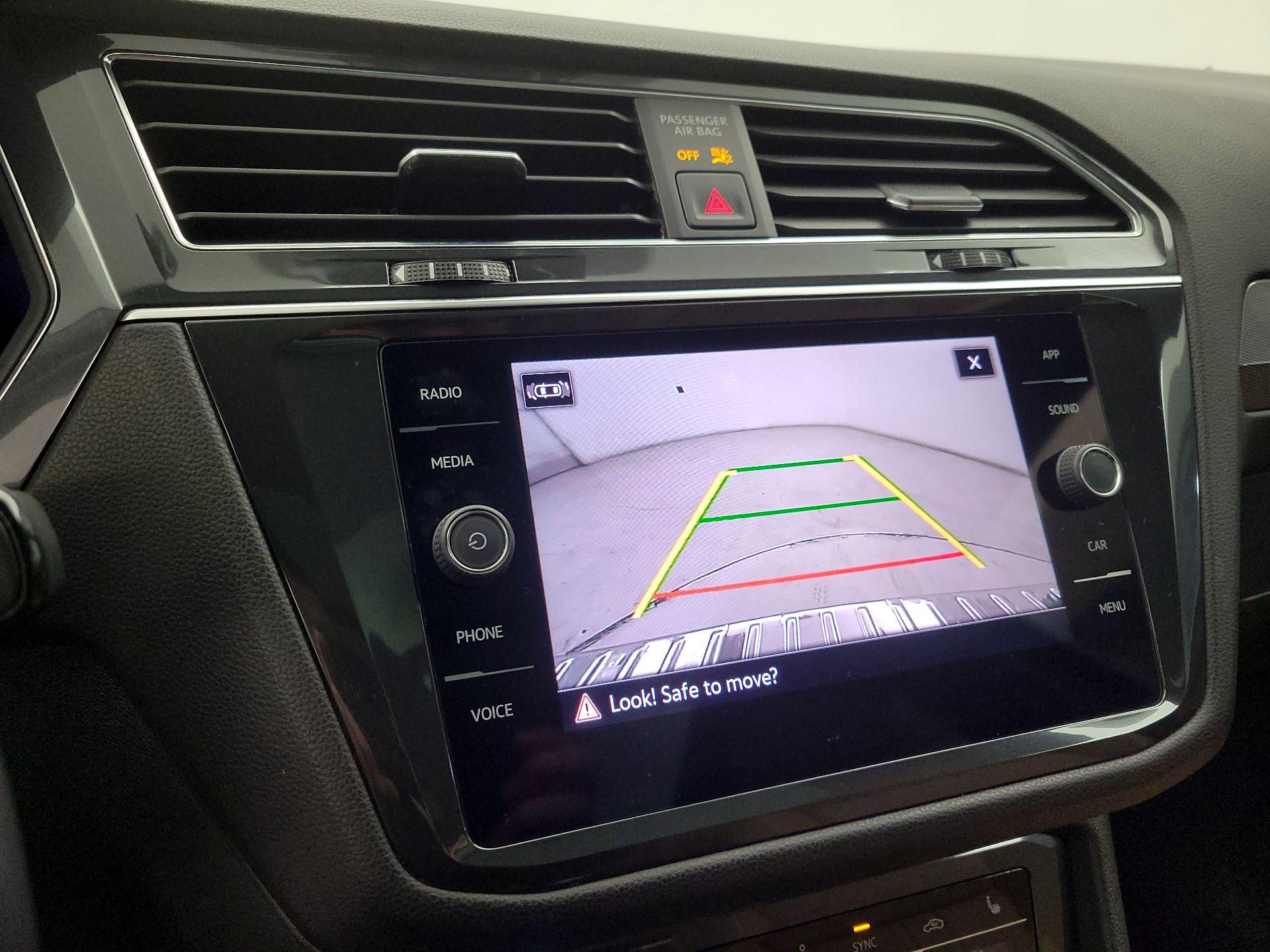 Thumbnail: 2022 Volkswagen Tiguan - 15