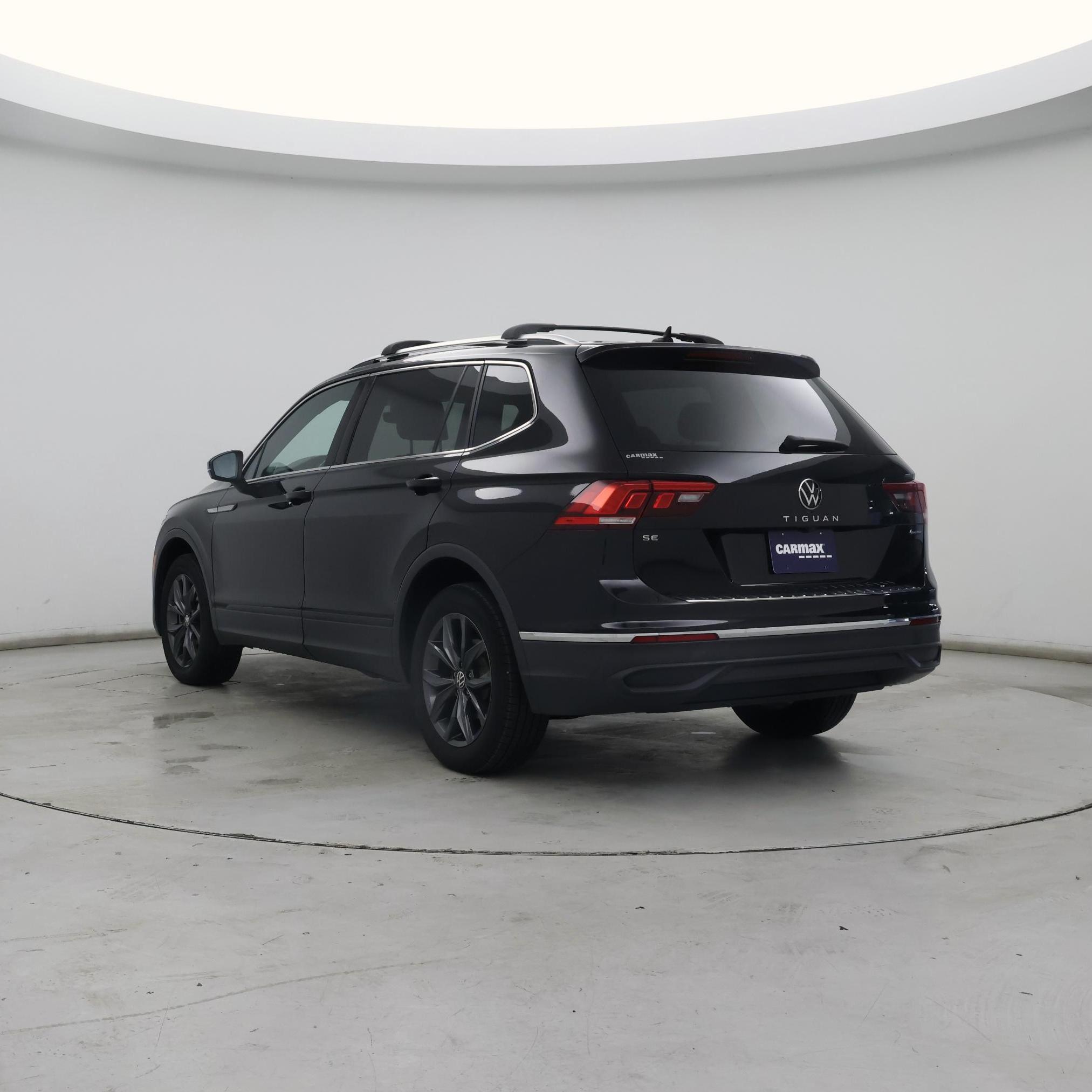 Thumbnail: 2022 Volkswagen Tiguan - 2