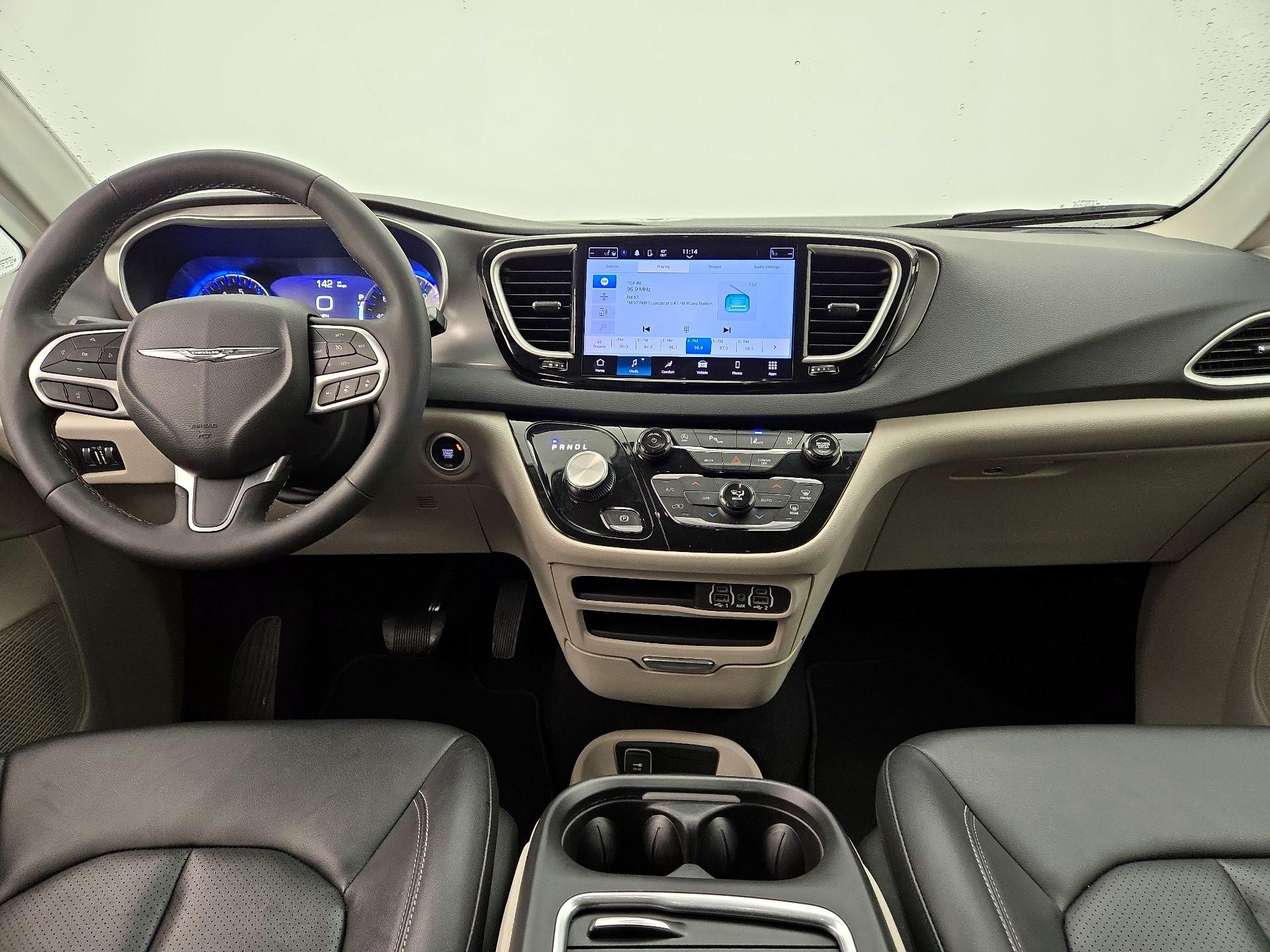 Thumbnail: 2024 Chrysler Pacifica - 9