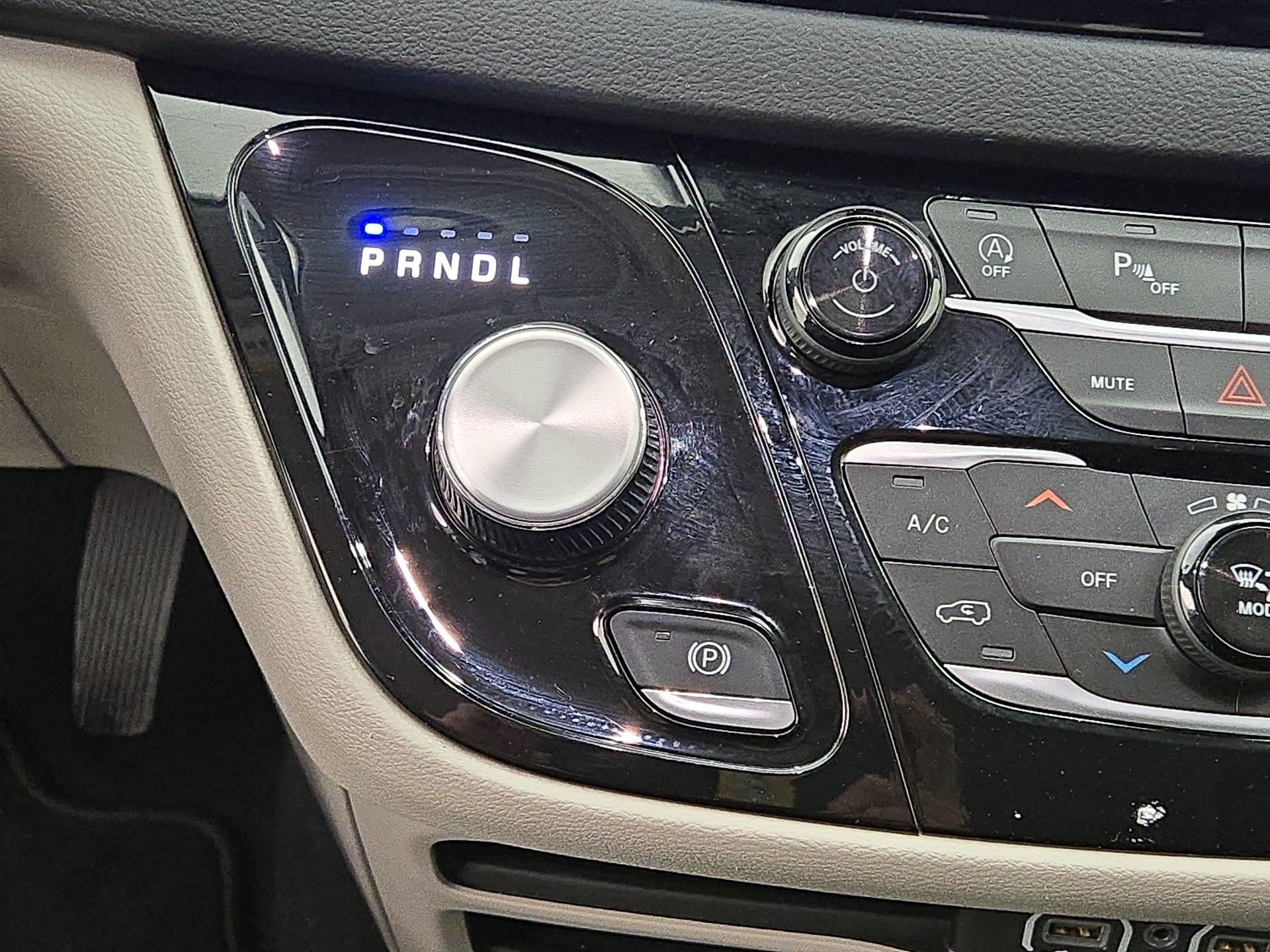 Thumbnail: 2024 Chrysler Pacifica - 16