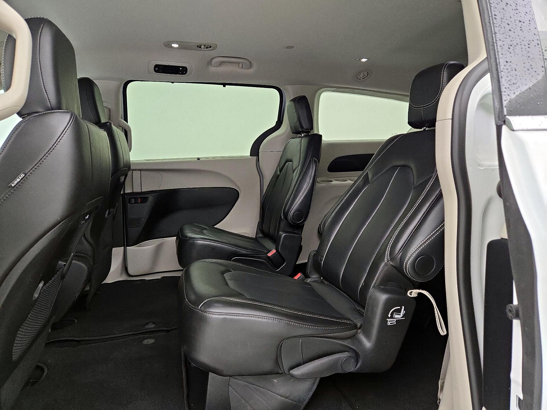 Thumbnail: 2024 Chrysler Pacifica - 18