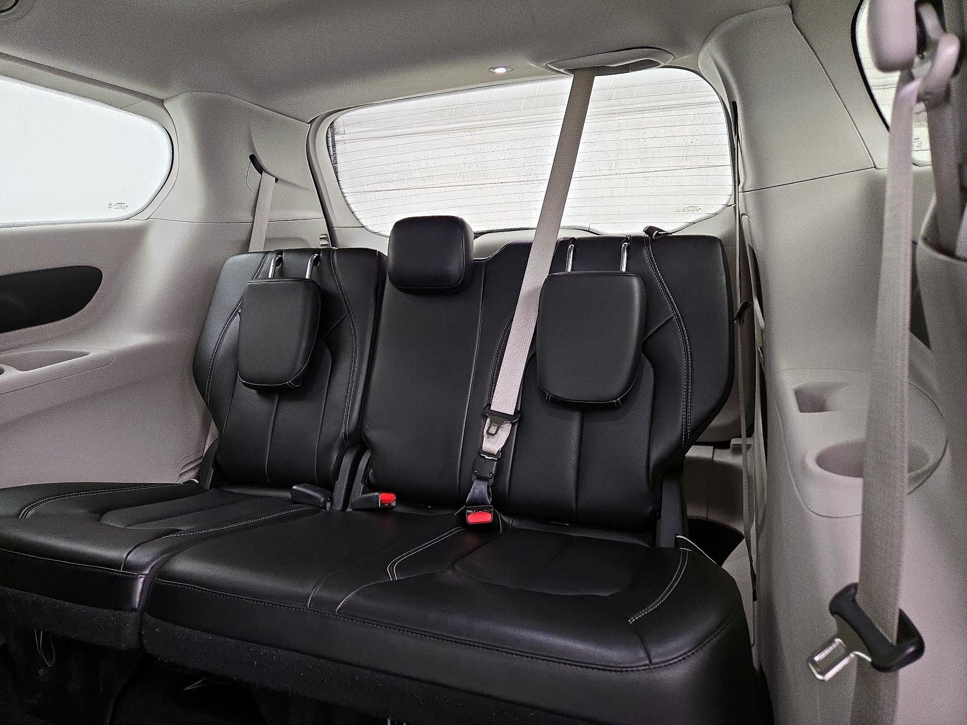 Thumbnail: 2024 Chrysler Pacifica - 19