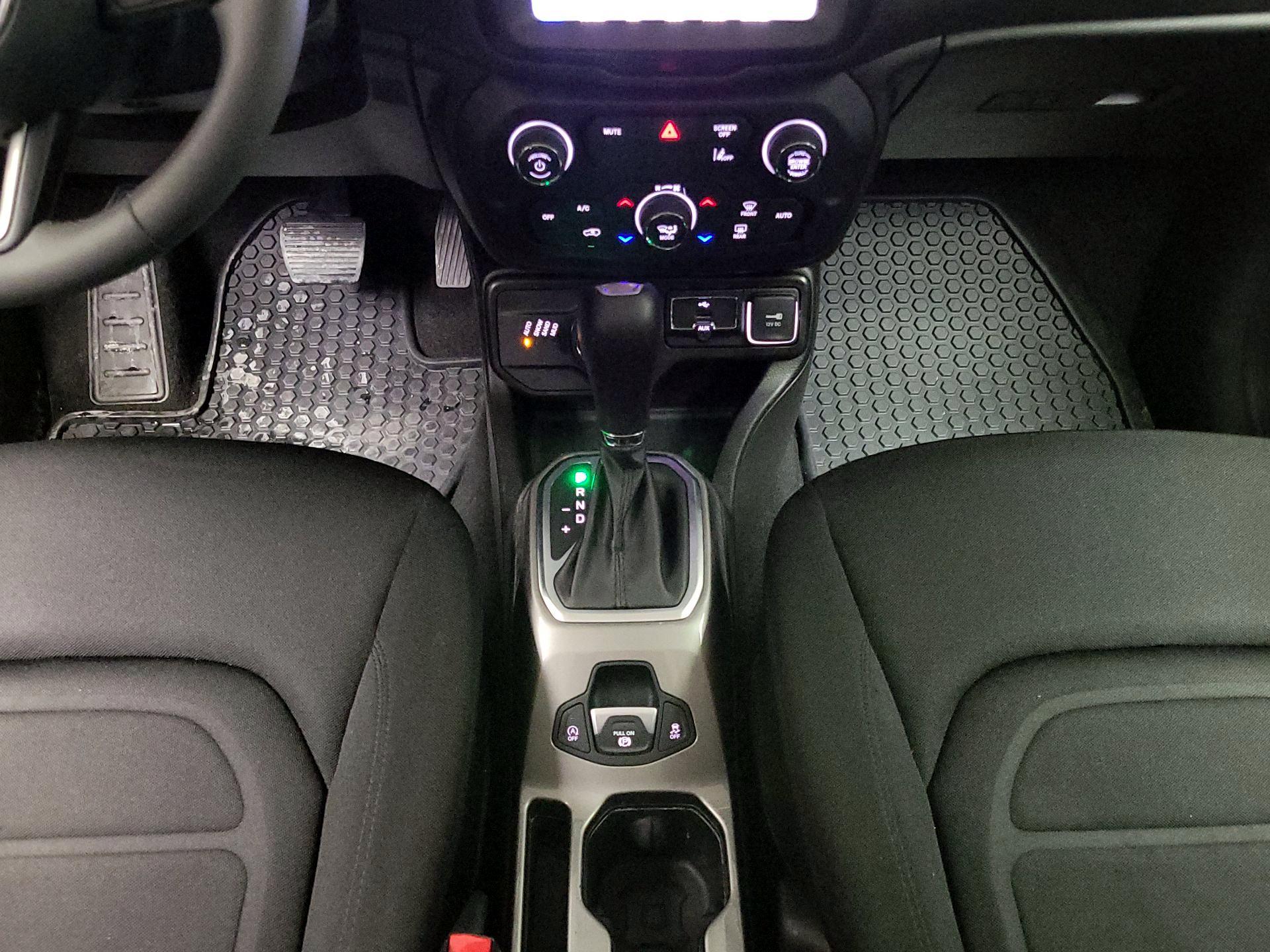 Thumbnail: 2022 Jeep Renegade - 18