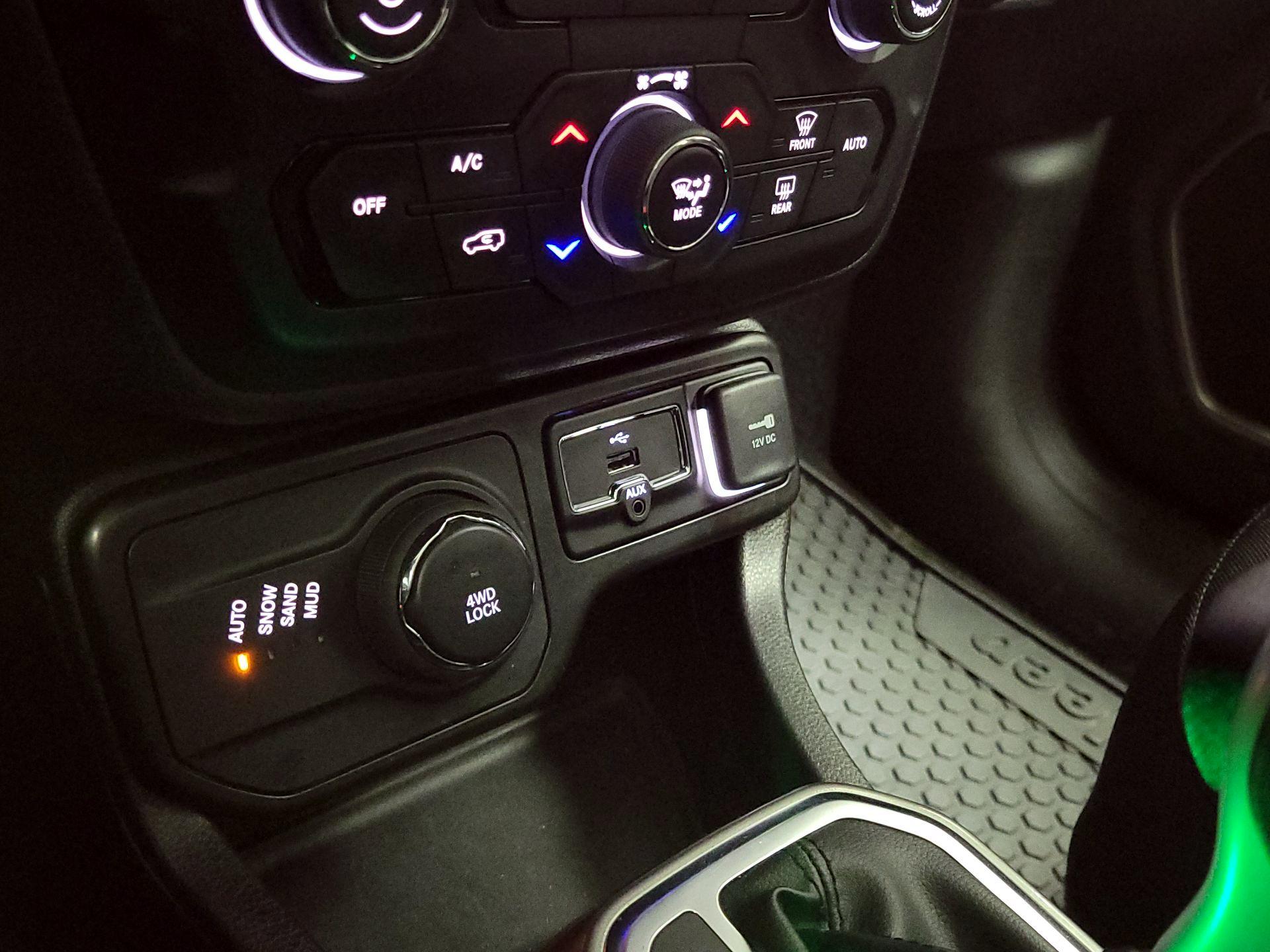 Thumbnail: 2022 Jeep Renegade - 19