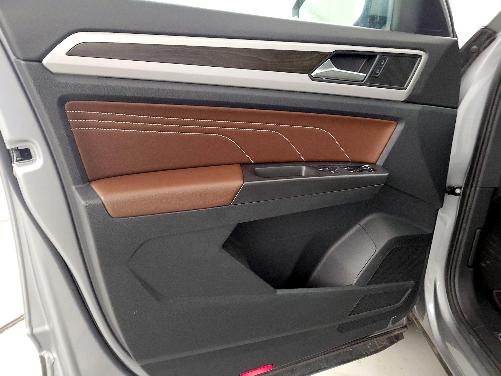 Thumbnail: 2022 Volkswagen Atlas - 12